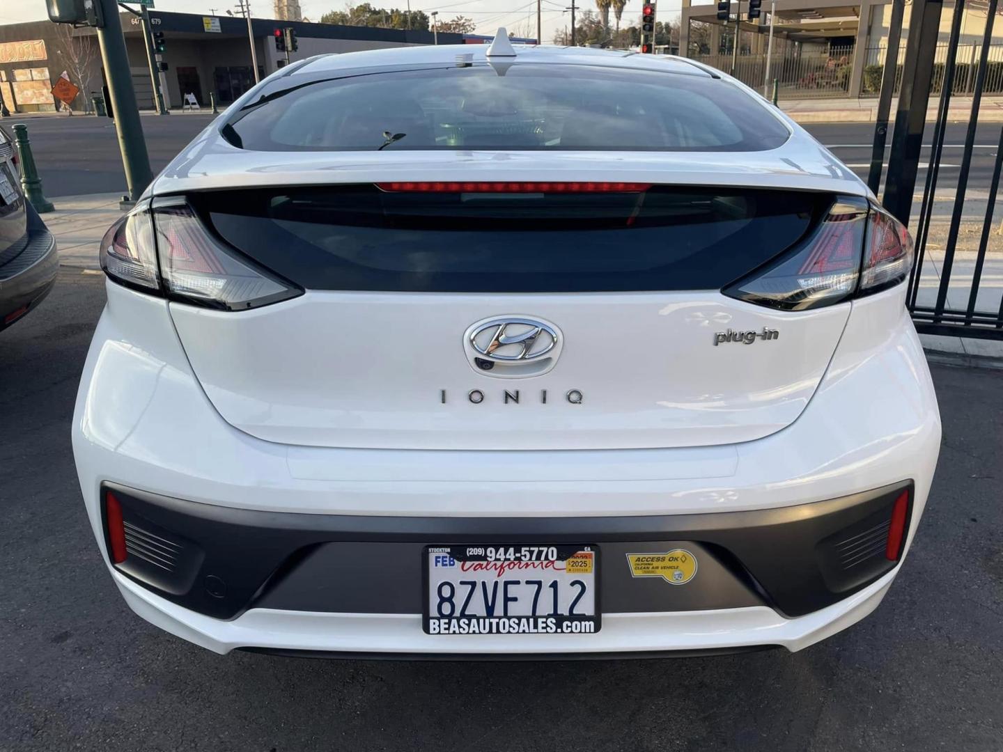 2022 Hyundai Ioniq Plug-In Hybrid SE (KMHC65LD6NU) with an 1.6L L4 DOHC 16V HYBRID engine, 6A transmission, located at 744 E Miner Ave, Stockton, CA, 95202, (209) 944-5770, 37.956863, -121.282082 - PLUS TAXES AND FEES - Photo#12