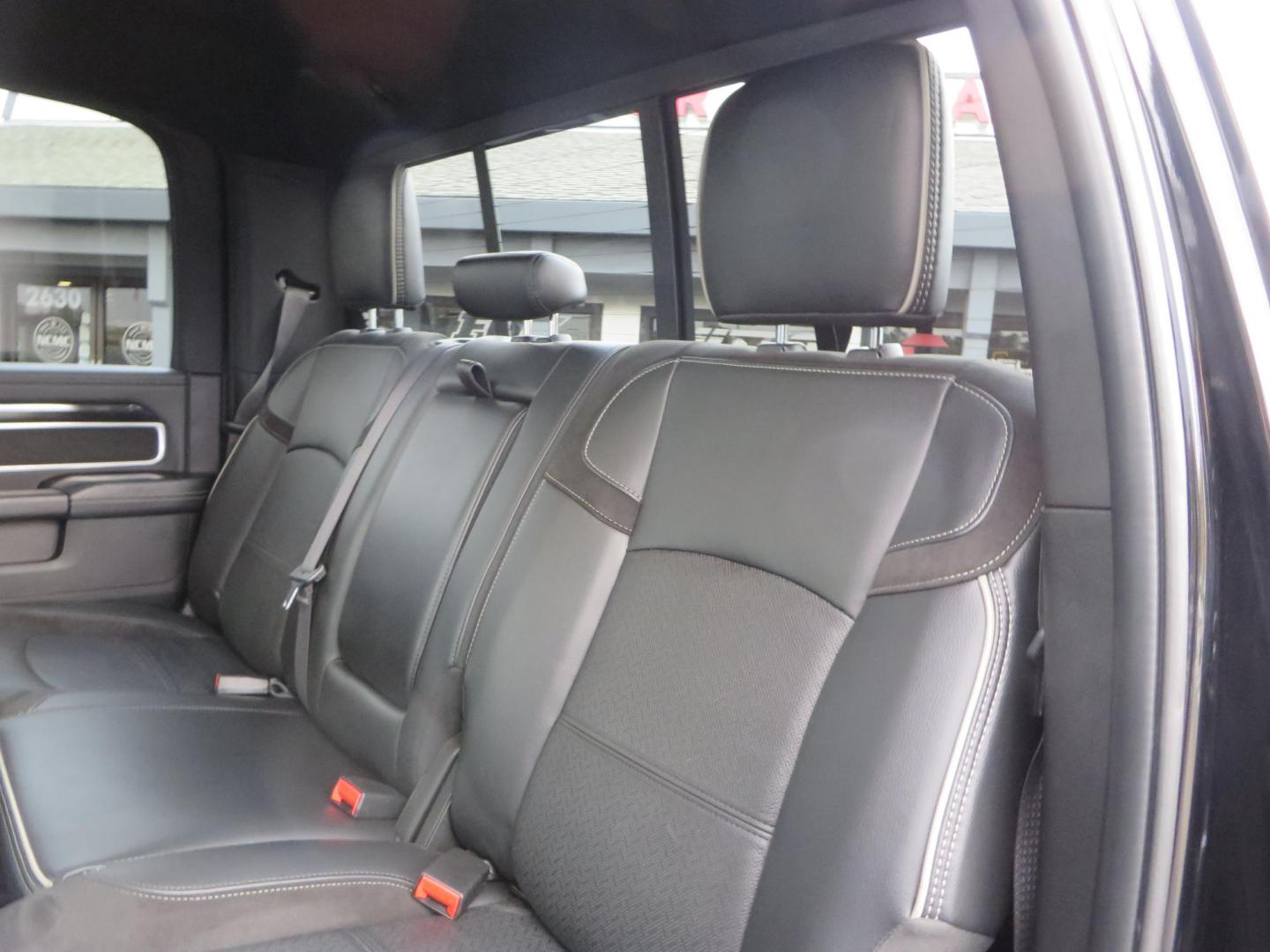 2022 BLACK /BLACK RAM 2500 Laramie Crew Cab SWB 4WD (3C6UR5FLXNG) with an 6.7L L6 OHV 24V TURBO DIESEL engine, 6A transmission, located at 2630 Grass Valley Highway, Auburn, CA, 95603, (530) 508-5100, 38.937893, -121.095482 - Features - Carli leveling kit, Fox shocks, Method Standard wheels, Maxxis tires, and window tint. - Photo#52