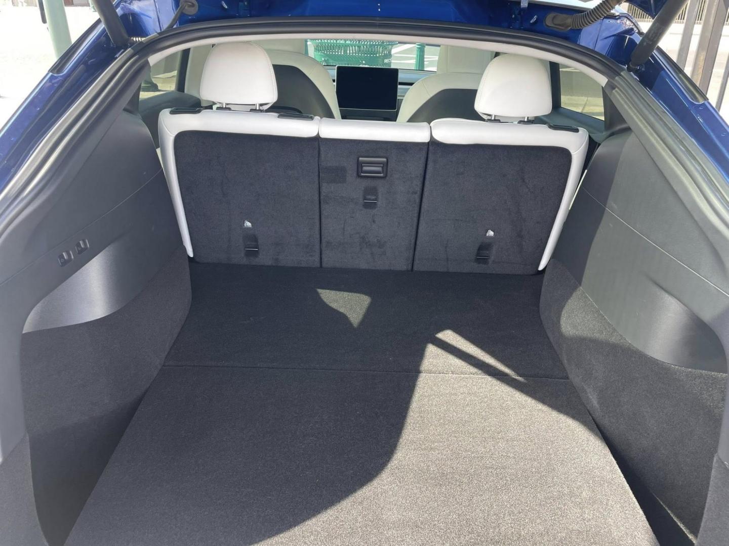 2022 Blue Tesla Model Y Long Range (7SAYGDEE7NF) with an ELECTRIC engine, 1A transmission, located at 744 E Miner Ave, Stockton, CA, 95202, (209) 944-5770, 37.956863, -121.282082 - PLUS TAXES AND FEES NO CHARGER AVAILABLE - Photo#11