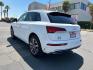 2022 WHITE Audi Q5 (WA1EAAFYXN2) with an 4-Cyl Turbo 2.0L Hybrid engine, Automatic 7-Spd w/Dual-Clutch and S tronic transmission, located at 412 Auto Vista Drive, Palmdale, 93551, (661) 945-0620, 34.592636, -118.136681 - Photo#4