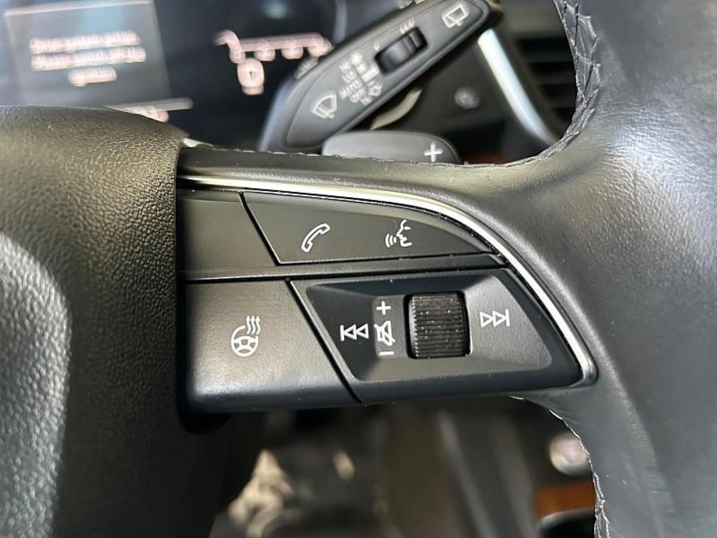 2022 WHITE Audi Q5 (WA1EAAFYXN2) with an 4-Cyl Turbo 2.0L Hybrid engine, Automatic 7-Spd w/Dual-Clutch and S tronic transmission, located at 412 Auto Vista Drive, Palmdale, 93551, (661) 945-0620, 34.592636, -118.136681 - Photo#17