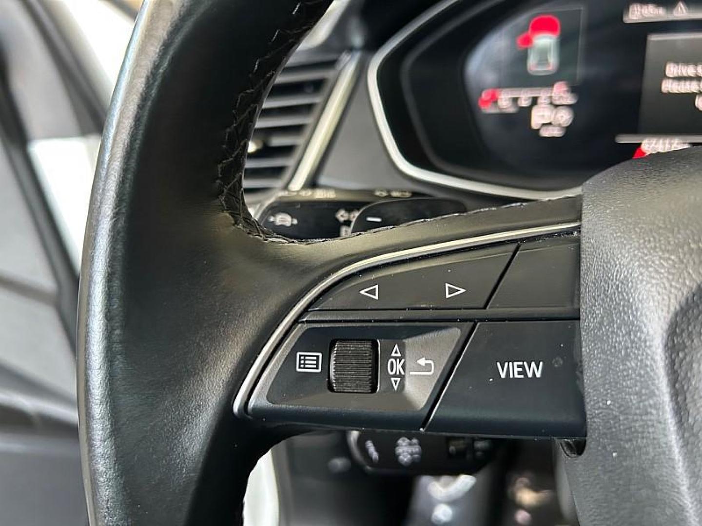 2022 WHITE Audi Q5 (WA1EAAFYXN2) with an 4-Cyl Turbo 2.0L Hybrid engine, Automatic 7-Spd w/Dual-Clutch and S tronic transmission, located at 412 Auto Vista Drive, Palmdale, 93551, (661) 945-0620, 34.592636, -118.136681 - Photo#26