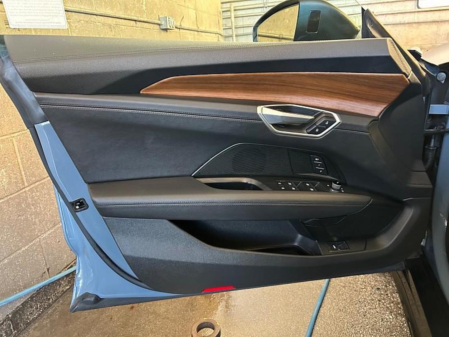 2022 BLACK Audi e-tron GT (WAUFJBFW6N7) with an Dual AC Electric Motors engine, Single-Speed Fixed Gear transmission, located at 412 Auto Vista Drive, Palmdale, 93551, (661) 945-0620, 34.592636, -118.136681 - Photo#16