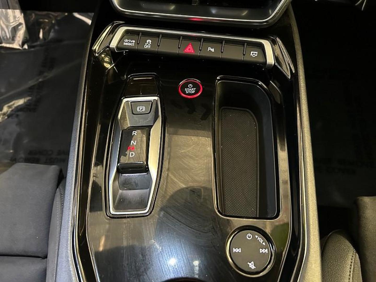 2022 BLACK Audi e-tron GT (WAUFJBFW6N7) with an Dual AC Electric Motors engine, Single-Speed Fixed Gear transmission, located at 412 Auto Vista Drive, Palmdale, 93551, (661) 945-0620, 34.592636, -118.136681 - Photo#18
