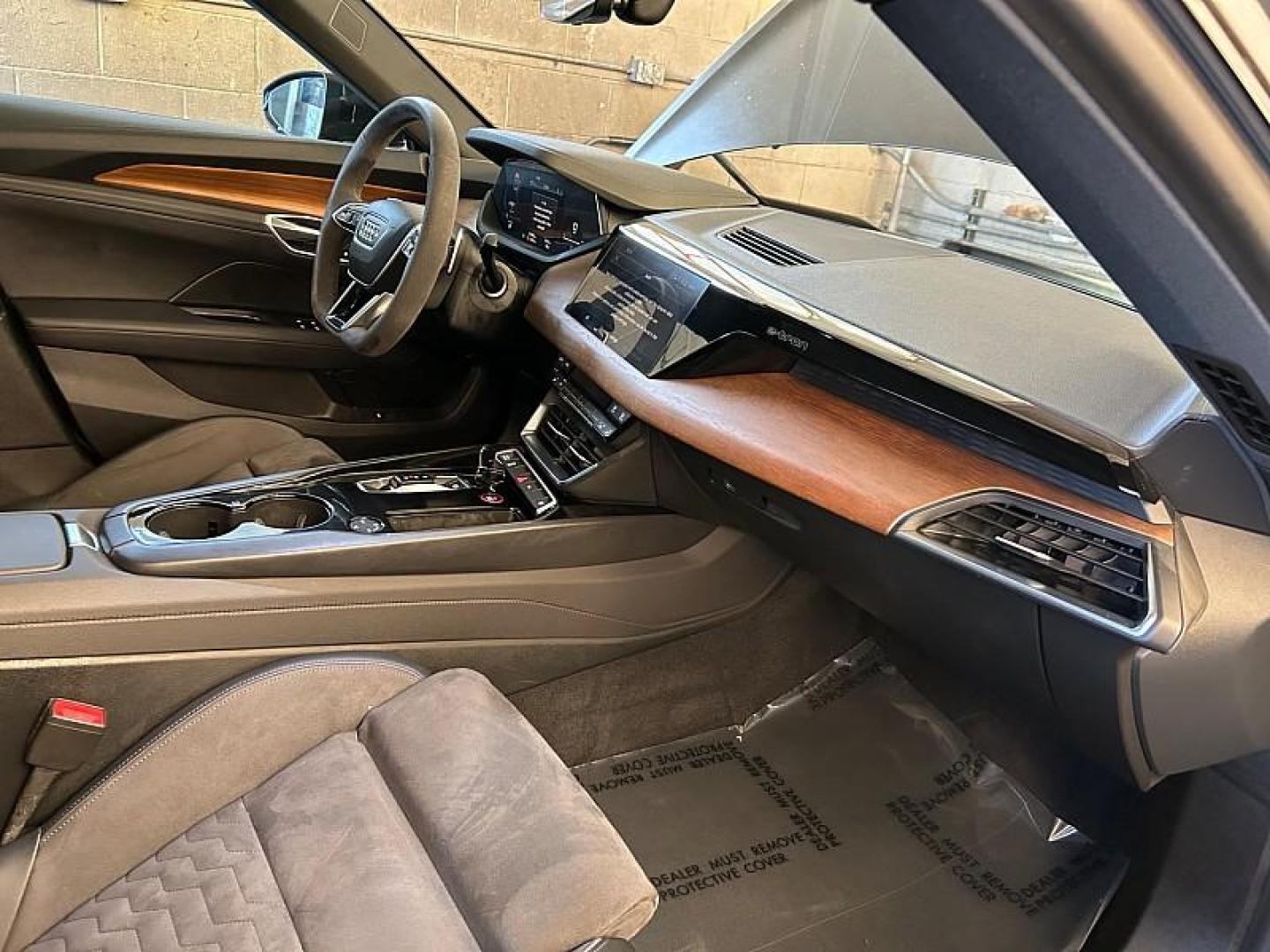 2022 BLACK Audi e-tron GT (WAUFJBFW6N7) with an Dual AC Electric Motors engine, Single-Speed Fixed Gear transmission, located at 412 Auto Vista Drive, Palmdale, 93551, (661) 945-0620, 34.592636, -118.136681 - Photo#27