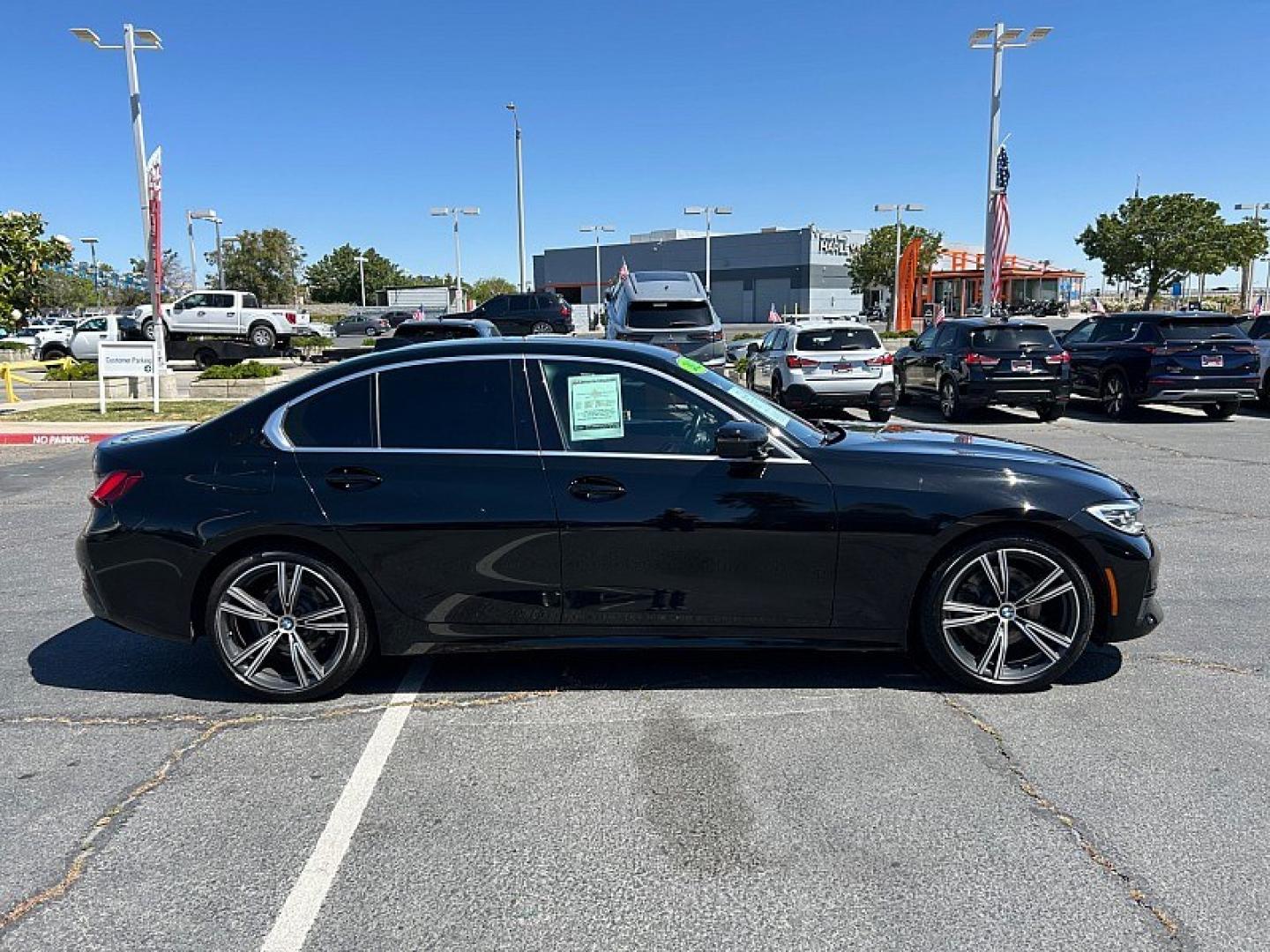 2022 BLACK BMW 3 Series (3MW5R1J06N8) with an 4-Cyl Turbo 2.0 Liter engine, Automatic 8-Spd Sport w/Sport transmission, located at 412 Auto Vista Drive, Palmdale, 93551, (661) 945-0620, 34.592636, -118.136681 - Photo#5