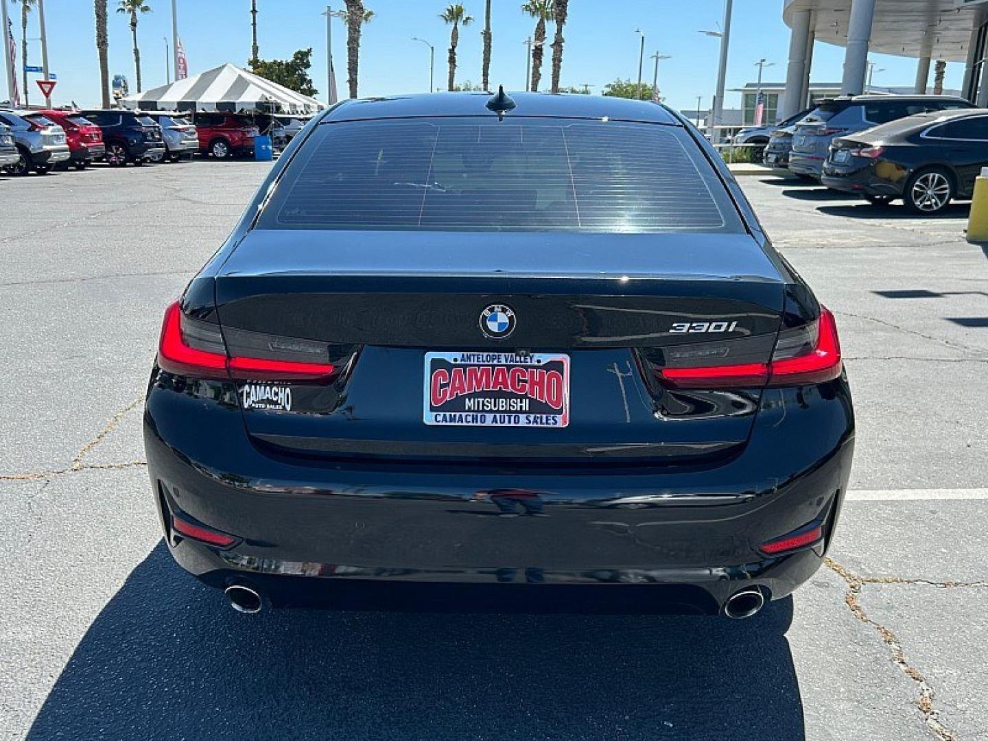 2022 BLACK BMW 3 Series (3MW5R1J06N8) with an 4-Cyl Turbo 2.0 Liter engine, Automatic 8-Spd Sport w/Sport transmission, located at 412 Auto Vista Drive, Palmdale, 93551, (661) 945-0620, 34.592636, -118.136681 - Photo#7
