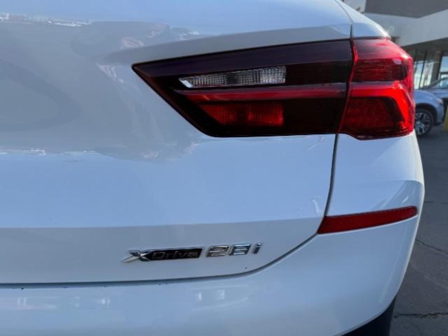 2022 WHITE BMW X2 (WBXYJ1C06N5) with an 4-Cyl Turbo 2.0 Liter engine, Automatic transmission, located at 412 Auto Vista Drive, Palmdale, 93551, (661) 945-0620, 34.592636, -118.136681 - Photo#13