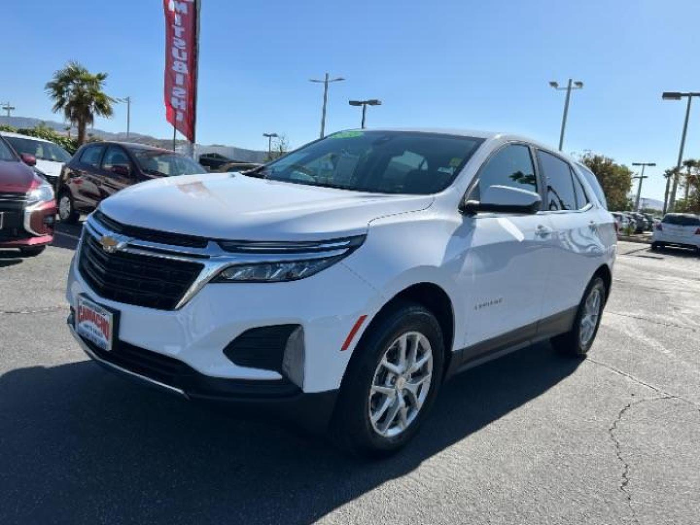 2022 WHITE Chevrolet Equinox (3GNAXUEV1NL) with an 4-Cyl Turbo 1.5 Liter engine, Automatic 6-Spd w/Overdrive transmission, located at 412 Auto Vista Drive, Palmdale, 93551, (661) 945-0620, 34.592636, -118.136681 - Photo#4