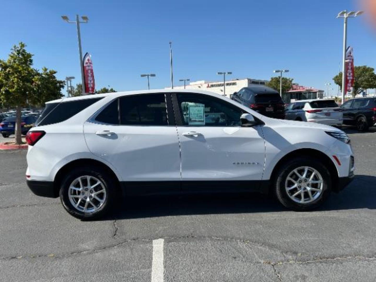 2022 WHITE Chevrolet Equinox (3GNAXUEV1NL) with an 4-Cyl Turbo 1.5 Liter engine, Automatic 6-Spd w/Overdrive transmission, located at 412 Auto Vista Drive, Palmdale, 93551, (661) 945-0620, 34.592636, -118.136681 - Photo#8