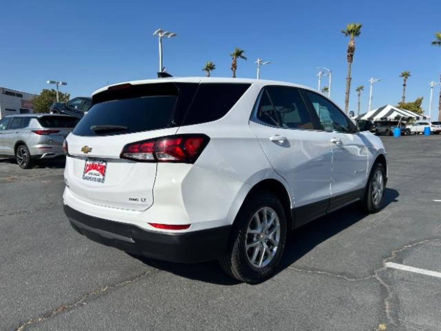 2022 WHITE Chevrolet Equinox (3GNAXUEV1NL) with an 4-Cyl Turbo 1.5 Liter engine, Automatic 6-Spd w/Overdrive transmission, located at 412 Auto Vista Drive, Palmdale, 93551, (661) 945-0620, 34.592636, -118.136681 - Photo#9