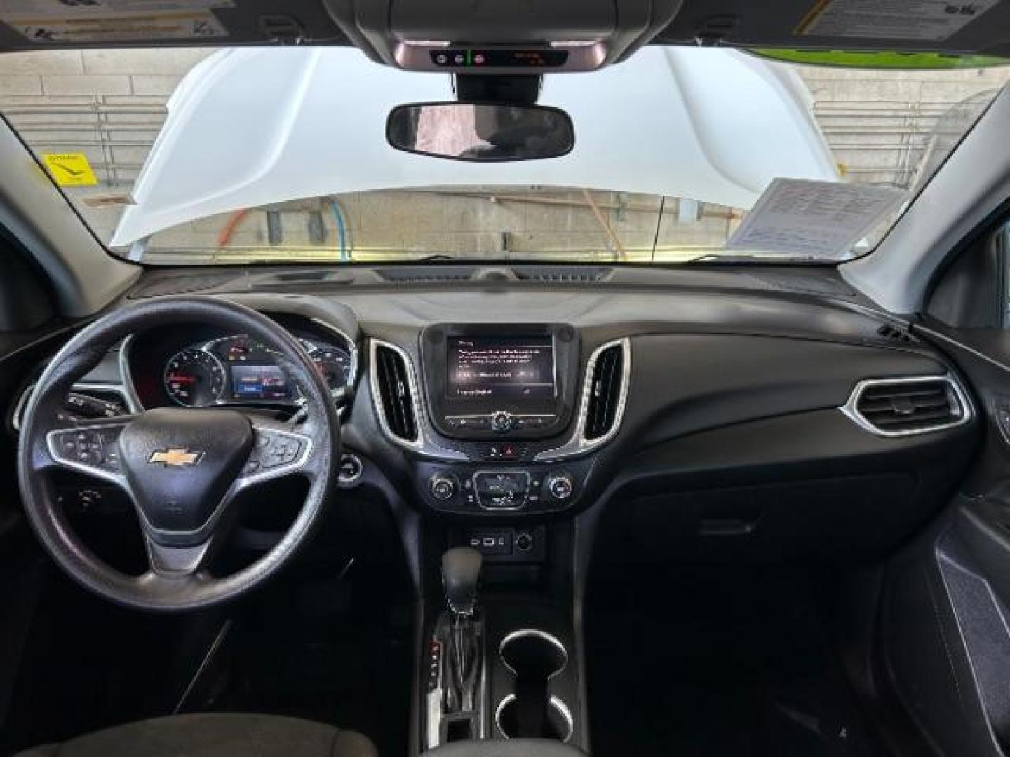 2022 WHITE Chevrolet Equinox (3GNAXUEV1NL) with an 4-Cyl Turbo 1.5 Liter engine, Automatic 6-Spd w/Overdrive transmission, located at 412 Auto Vista Drive, Palmdale, 93551, (661) 945-0620, 34.592636, -118.136681 - Photo#22
