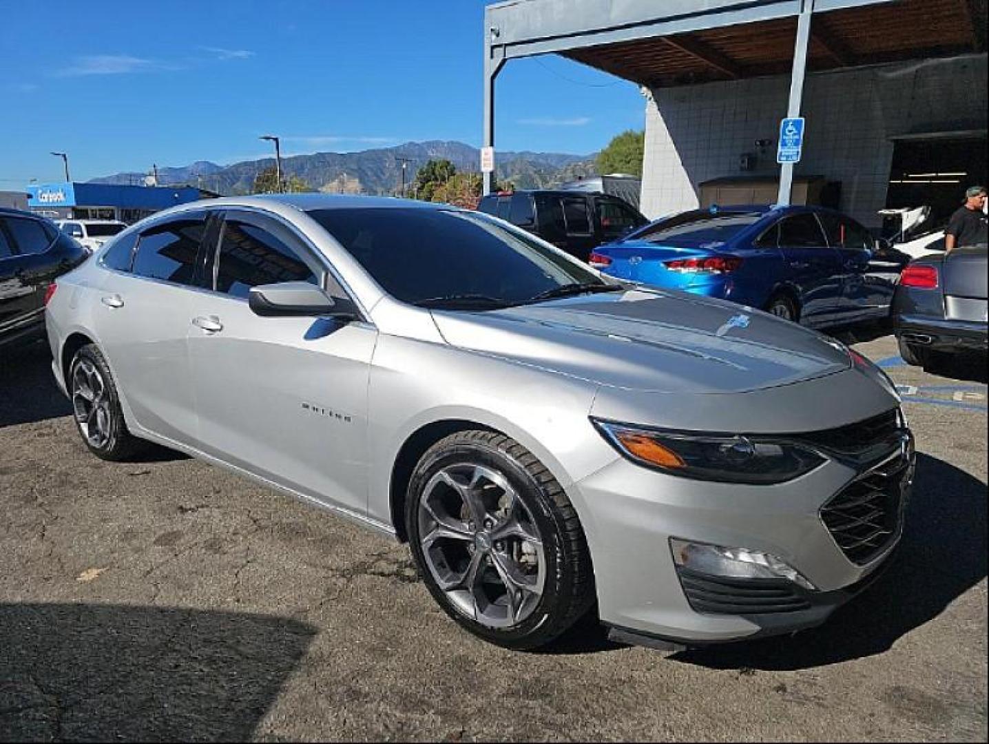 2022 silver Chevrolet Malibu (1G1ZD5ST3NF) with an 4-Cyl Turbo 1.5 Liter engine, Automatic CVT transmission, located at 412 Auto Vista Drive, Palmdale, 93551, (661) 945-0620, 34.592636, -118.136681 - Photo#2