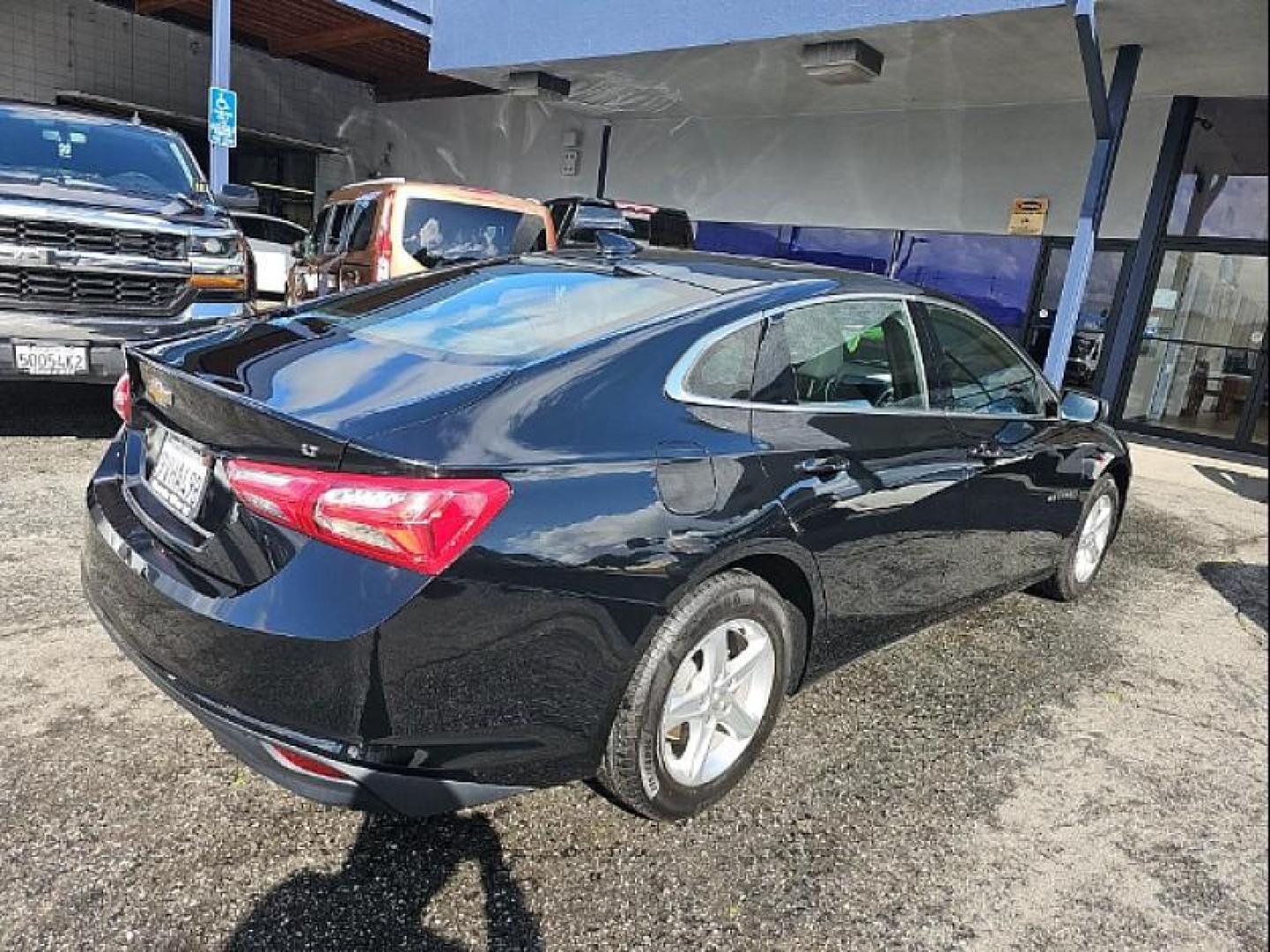2022 BLACK Chevrolet Malibu (1G1ZD5ST6NF) with an 4-Cyl Turbo 1.5 Liter engine, Automatic CVT transmission, located at 412 Auto Vista Drive, Palmdale, 93551, (661) 945-0620, 34.592636, -118.136681 - Photo#3