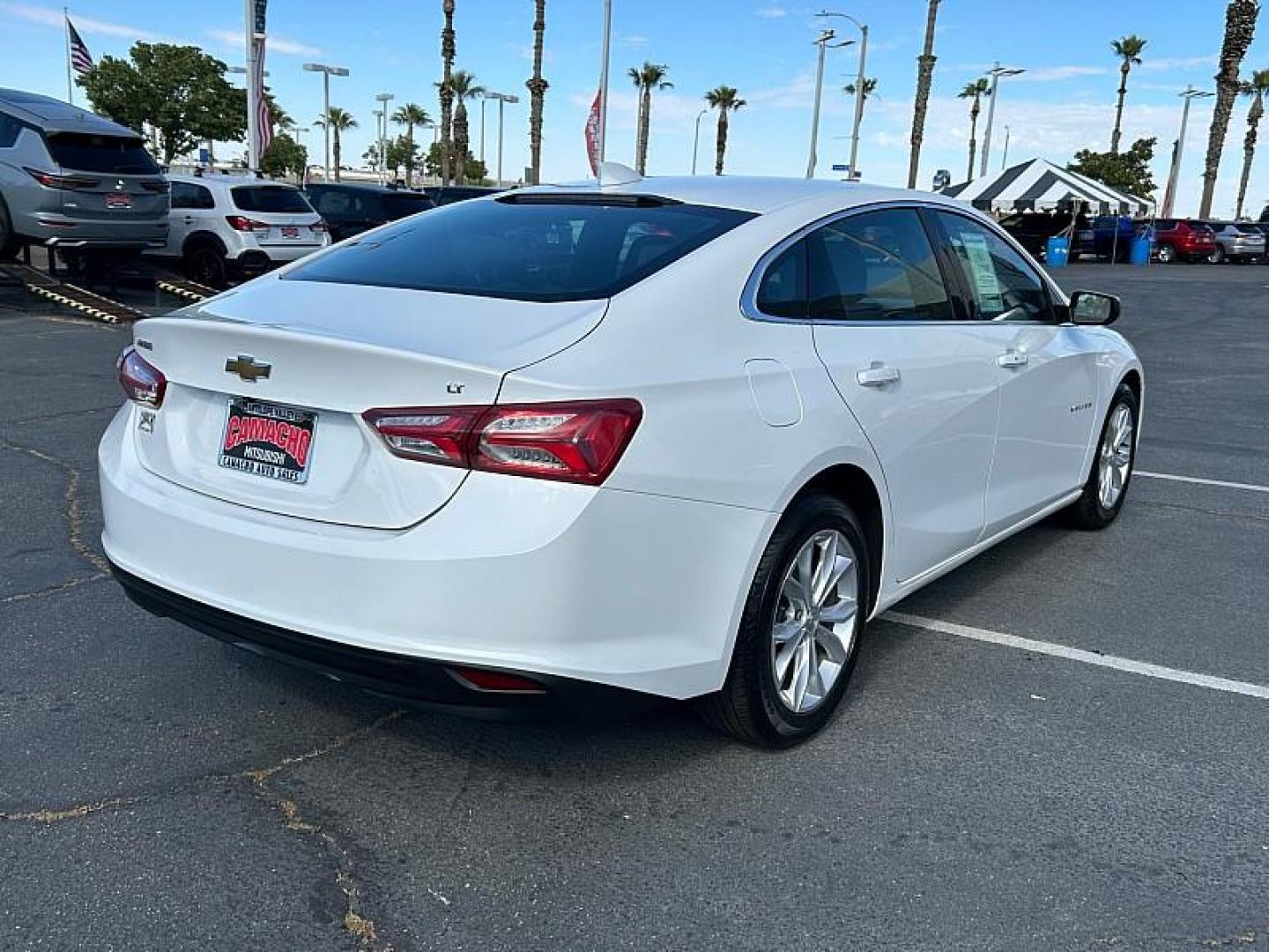 2022 WHITE Chevrolet Malibu (1G1ZD5ST9NF) with an 4-Cyl Turbo 1.5 Liter engine, Automatic CVT transmission, located at 412 Auto Vista Drive, Palmdale, 93551, (661) 945-0620, 34.592636, -118.136681 - Photo#4