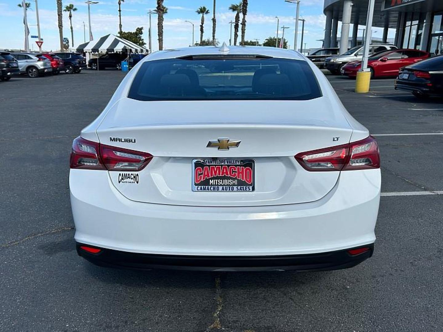 2022 WHITE Chevrolet Malibu (1G1ZD5ST9NF) with an 4-Cyl Turbo 1.5 Liter engine, Automatic CVT transmission, located at 412 Auto Vista Drive, Palmdale, 93551, (661) 945-0620, 34.592636, -118.136681 - Photo#5
