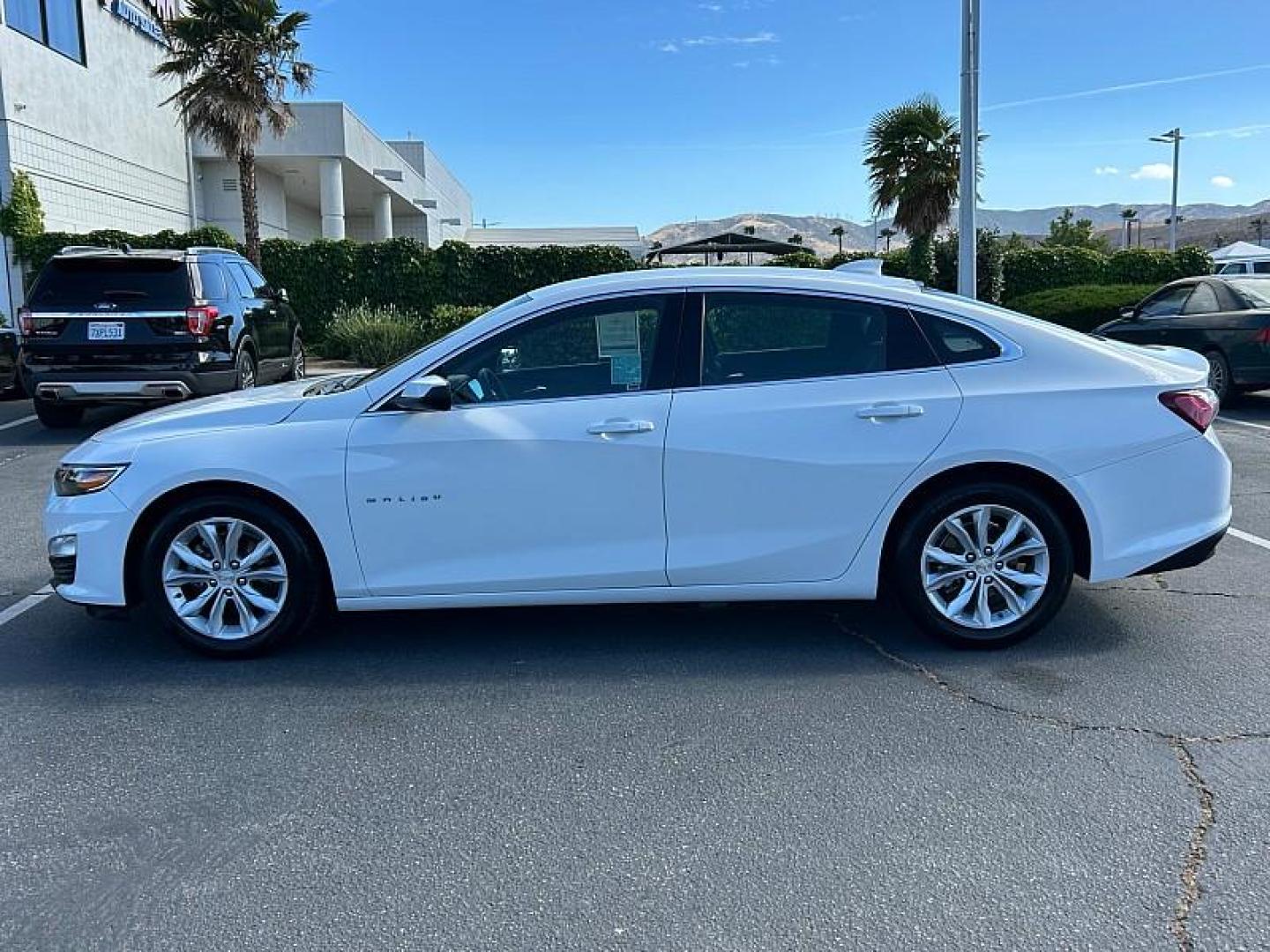 2022 WHITE Chevrolet Malibu (1G1ZD5ST9NF) with an 4-Cyl Turbo 1.5 Liter engine, Automatic CVT transmission, located at 412 Auto Vista Drive, Palmdale, 93551, (661) 945-0620, 34.592636, -118.136681 - Photo#7