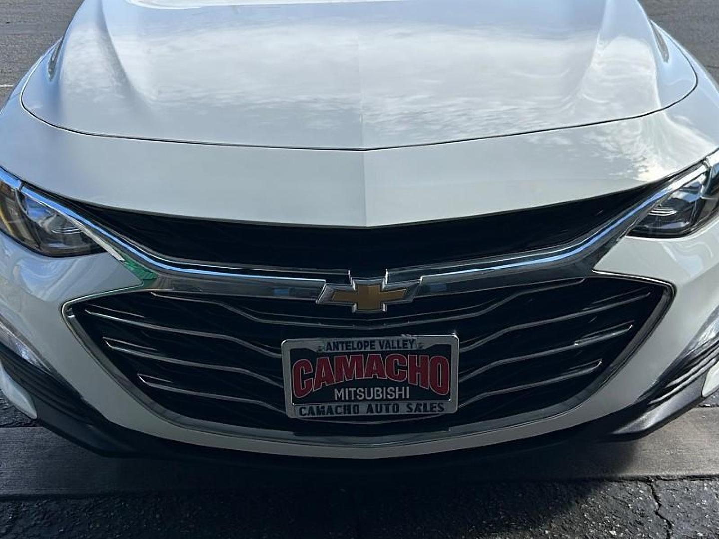 2022 WHITE Chevrolet Malibu (1G1ZD5ST9NF) with an 4-Cyl Turbo 1.5 Liter engine, Automatic CVT transmission, located at 412 Auto Vista Drive, Palmdale, 93551, (661) 945-0620, 34.592636, -118.136681 - Photo#8