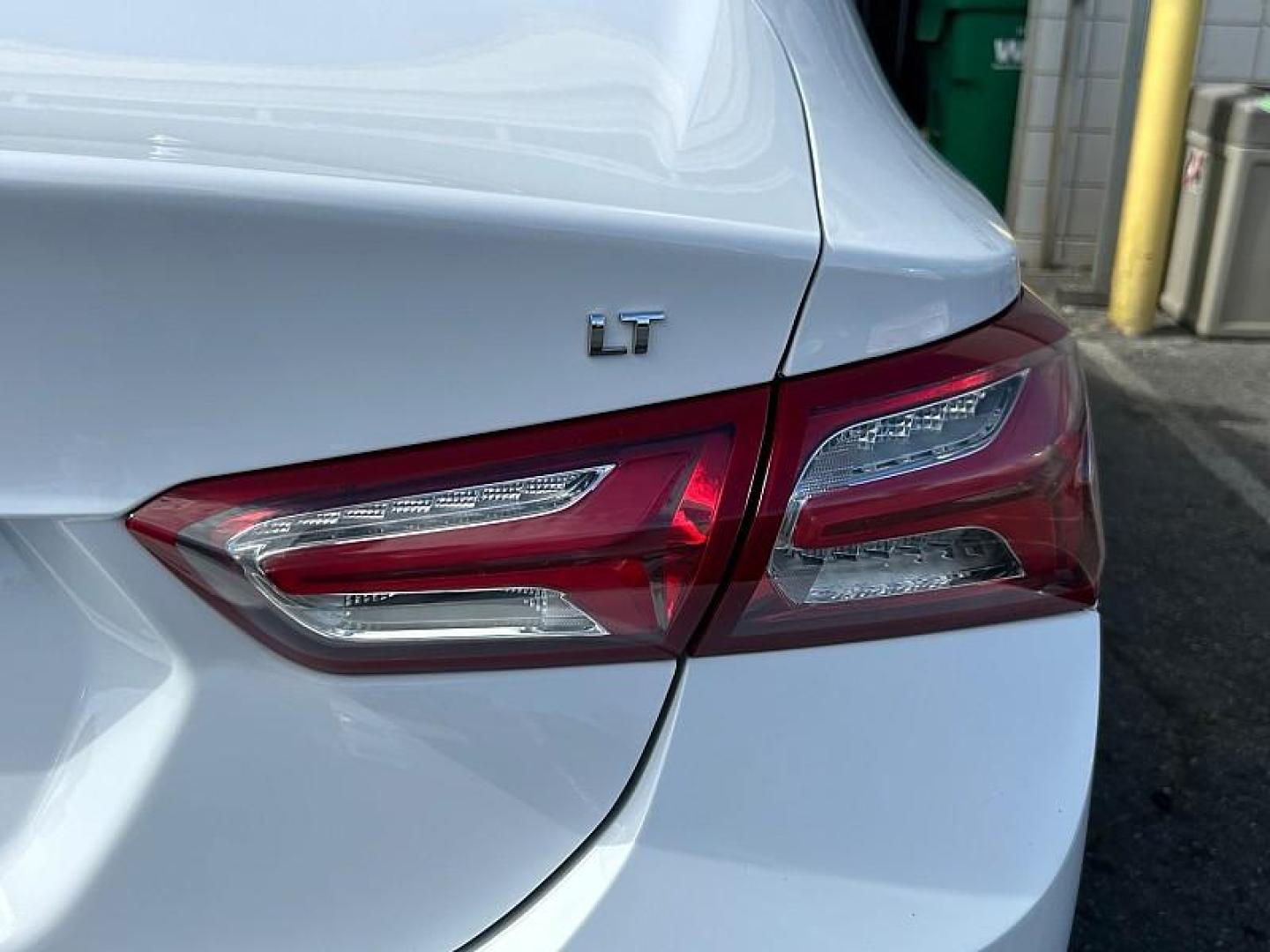 2022 WHITE Chevrolet Malibu (1G1ZD5ST9NF) with an 4-Cyl Turbo 1.5 Liter engine, Automatic CVT transmission, located at 412 Auto Vista Drive, Palmdale, 93551, (661) 945-0620, 34.592636, -118.136681 - Photo#10