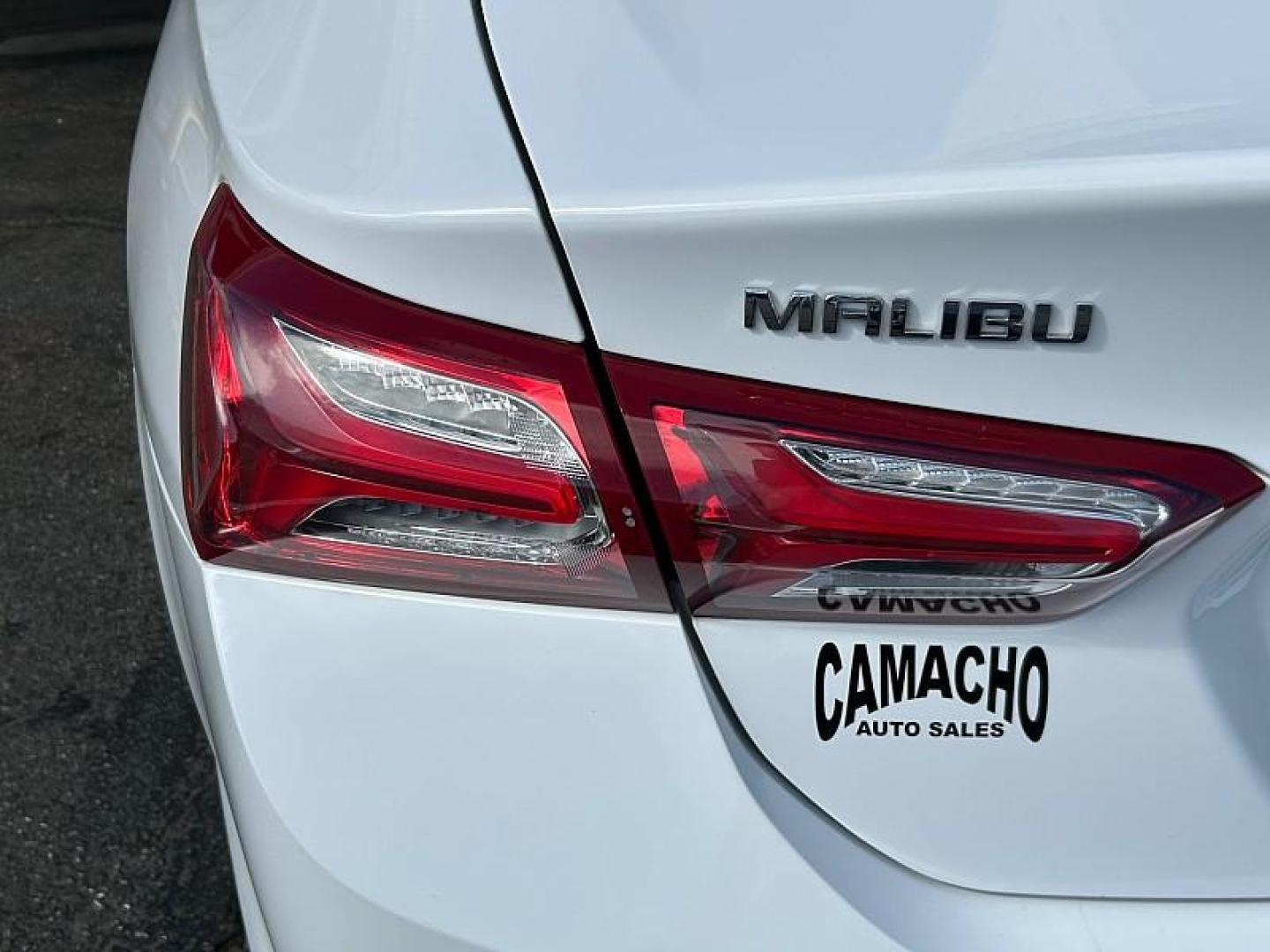2022 WHITE Chevrolet Malibu (1G1ZD5ST9NF) with an 4-Cyl Turbo 1.5 Liter engine, Automatic CVT transmission, located at 412 Auto Vista Drive, Palmdale, 93551, (661) 945-0620, 34.592636, -118.136681 - Photo#15