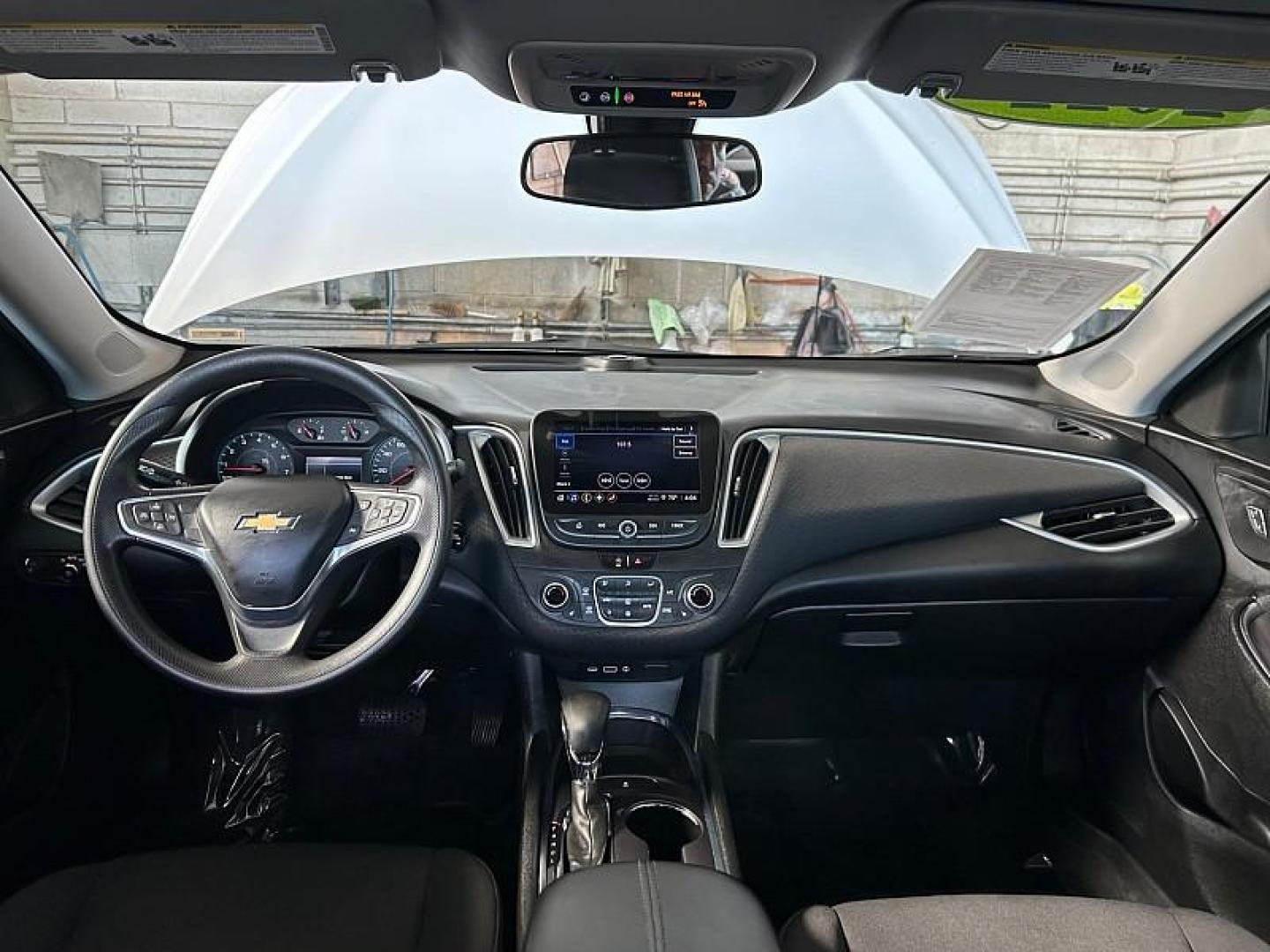 2022 WHITE Chevrolet Malibu (1G1ZD5ST9NF) with an 4-Cyl Turbo 1.5 Liter engine, Automatic CVT transmission, located at 412 Auto Vista Drive, Palmdale, 93551, (661) 945-0620, 34.592636, -118.136681 - Photo#16