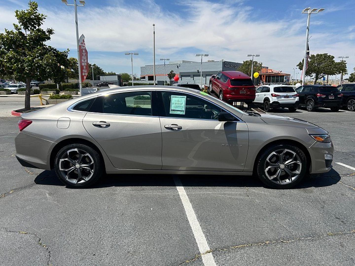 2022 GRAY Chevrolet Malibu (1G1ZD5ST6NF) with an 4-Cyl Turbo 1.5 Liter engine, Automatic CVT transmission, located at 412 Auto Vista Drive, Palmdale, 93551, (661) 945-0620, 34.592636, -118.136681- Photo#2
