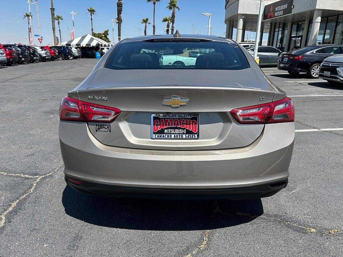 2022 GRAY Chevrolet Malibu (1G1ZD5ST6NF) with an 4-Cyl Turbo 1.5 Liter engine, Automatic CVT transmission, located at 412 Auto Vista Drive, Palmdale, 93551, (661) 945-0620, 34.592636, -118.136681- Photo#4