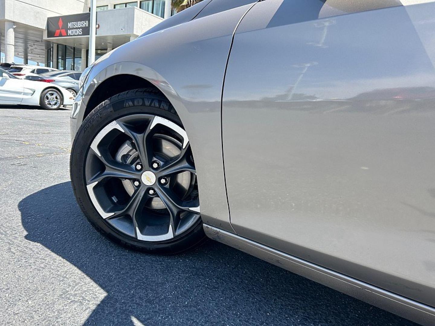 2022 GRAY Chevrolet Malibu (1G1ZD5ST6NF) with an 4-Cyl Turbo 1.5 Liter engine, Automatic CVT transmission, located at 412 Auto Vista Drive, Palmdale, 93551, (661) 945-0620, 34.592636, -118.136681- Photo#14