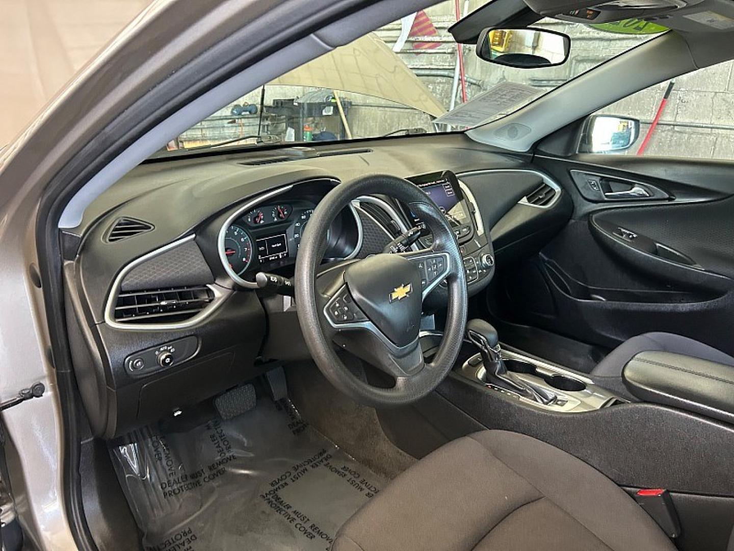 2022 GRAY Chevrolet Malibu (1G1ZD5ST6NF) with an 4-Cyl Turbo 1.5 Liter engine, Automatic CVT transmission, located at 412 Auto Vista Drive, Palmdale, 93551, (661) 945-0620, 34.592636, -118.136681- Photo#17