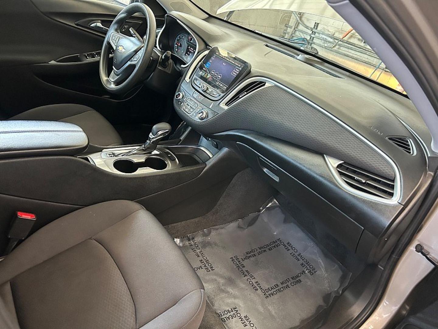 2022 GRAY Chevrolet Malibu (1G1ZD5ST6NF) with an 4-Cyl Turbo 1.5 Liter engine, Automatic CVT transmission, located at 412 Auto Vista Drive, Palmdale, 93551, (661) 945-0620, 34.592636, -118.136681- Photo#27