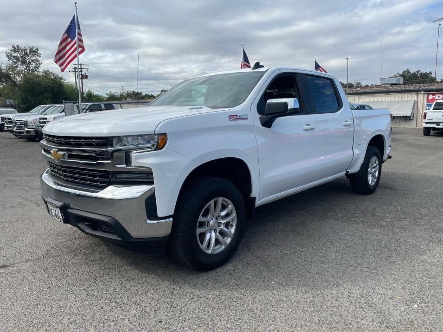 2022 Summit White Chevrolet Silverado 1500 Limited LT (3GCUYDET0NG) with an 3.0L Duramax 3.0L Diesel Turbo I6 277hp 460ft. lbs. Common Rail Direct Injection engine, 10-Speed Shiftable Automatic transmission, located at 800 Riverside Ave, Roseville, CA, 95678, 916-773-4549 & Toll Free: 866-719-4393, 38.732265, -121.291039 - DURAMAX DIESEL CREW CAB 4X4 LT ONE OWNER CLEAN CARFAX - Photo#0