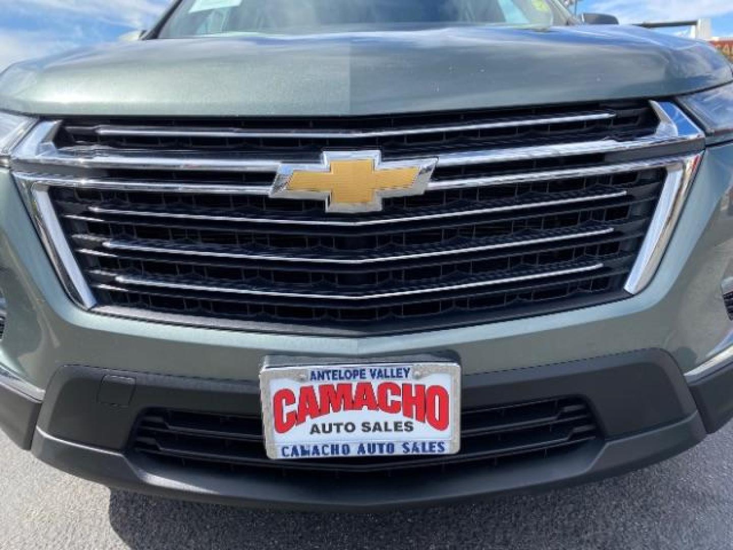 2022 GREEN Chevrolet Traverse (1GNEVHKW5NJ) with an V6 3.6 Liter engine, Automatic 9-Spd transmission, located at 412 Auto Vista Drive, Palmdale, 93551, (661) 945-0620, 34.592636, -118.136681 - Photo#9