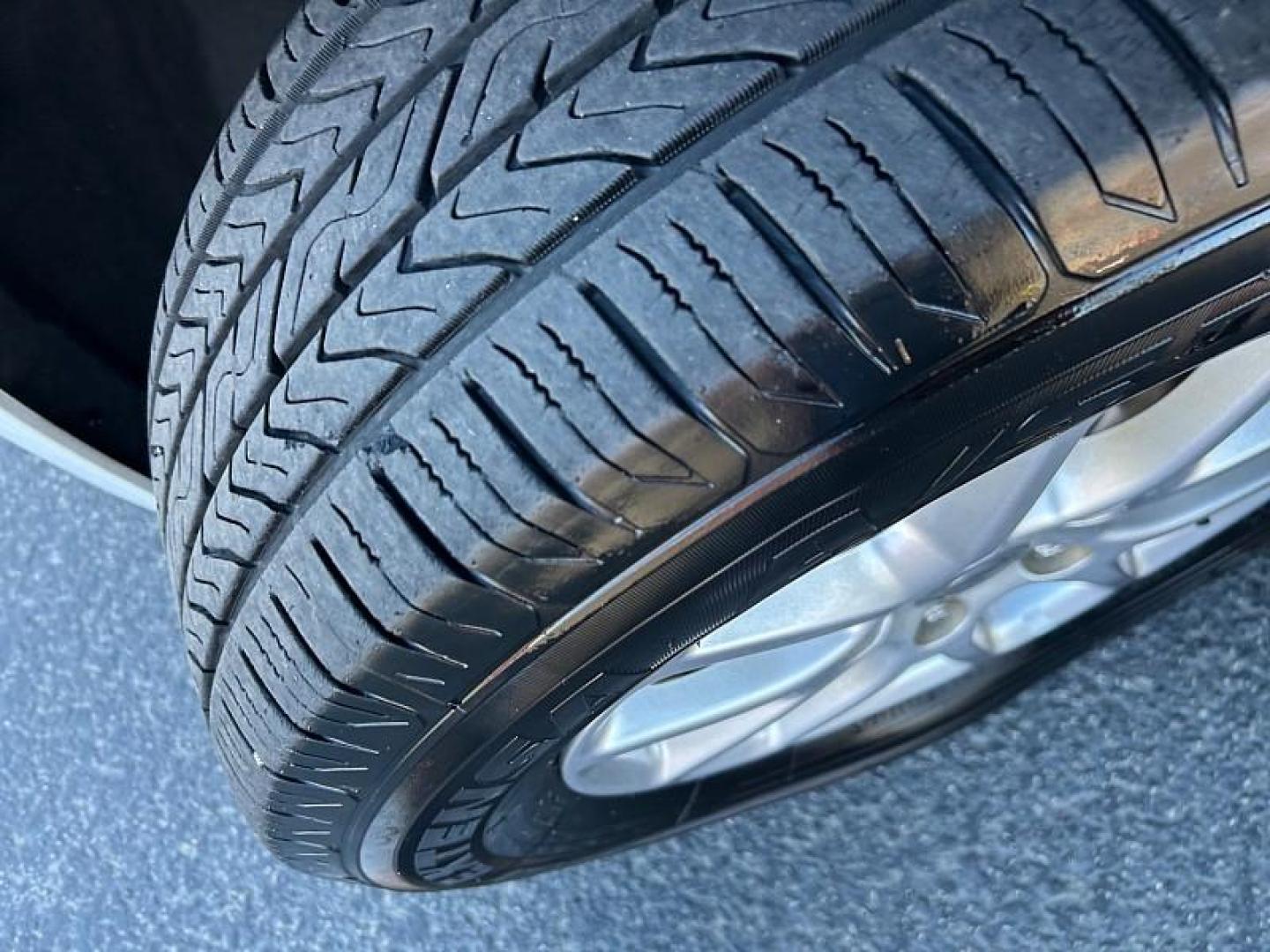 2022 WHITE Chrysler Pacifica (2C4RC1BG5NR) with an V6 3.6 Liter engine, Automatic 9-Spd transmission, located at 412 Auto Vista Drive, Palmdale, 93551, (661) 945-0620, 34.592636, -118.136681 - Photo#10