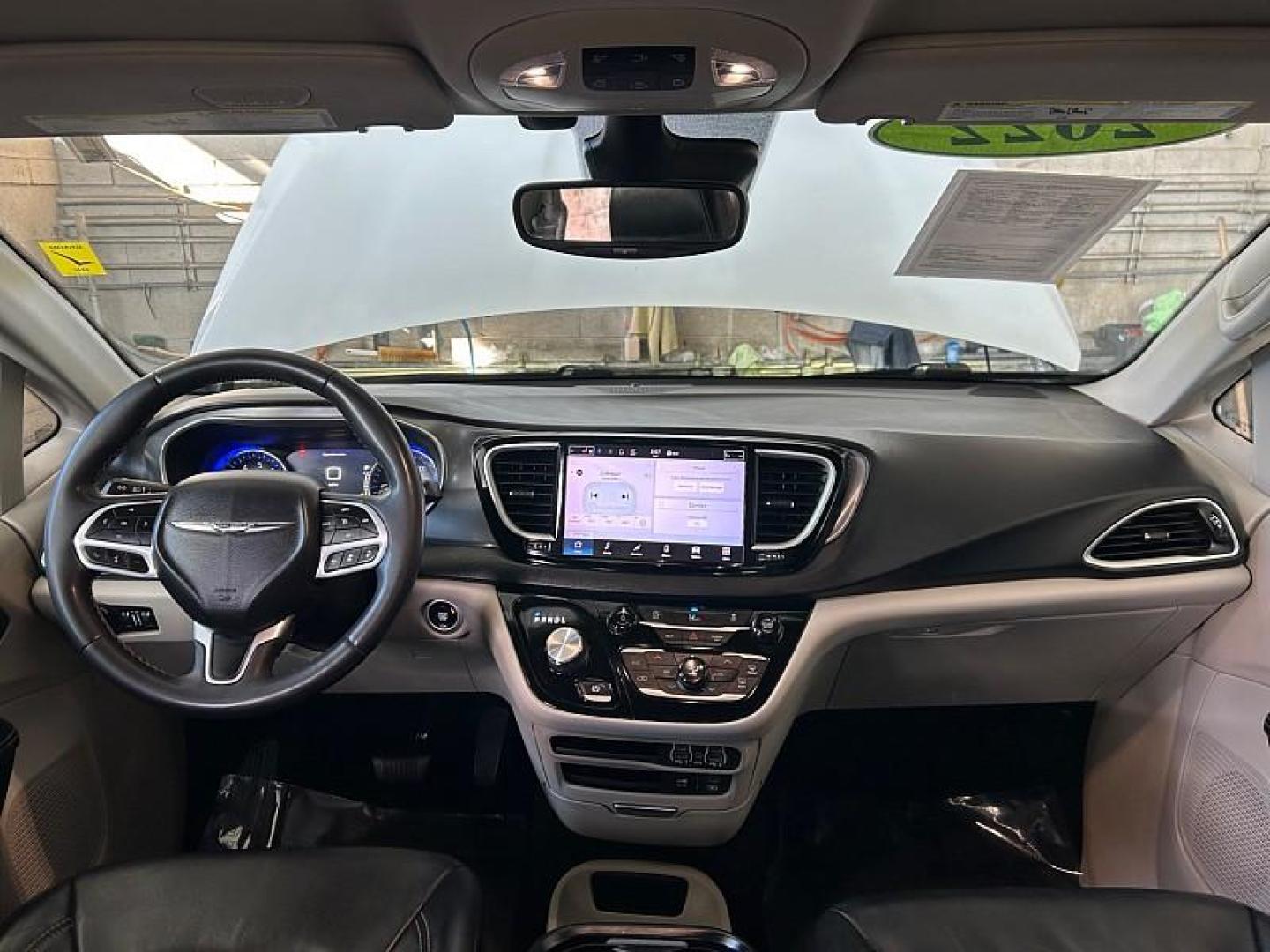 2022 WHITE Chrysler Pacifica (2C4RC1BG5NR) with an V6 3.6 Liter engine, Automatic 9-Spd transmission, located at 412 Auto Vista Drive, Palmdale, 93551, (661) 945-0620, 34.592636, -118.136681 - Photo#23