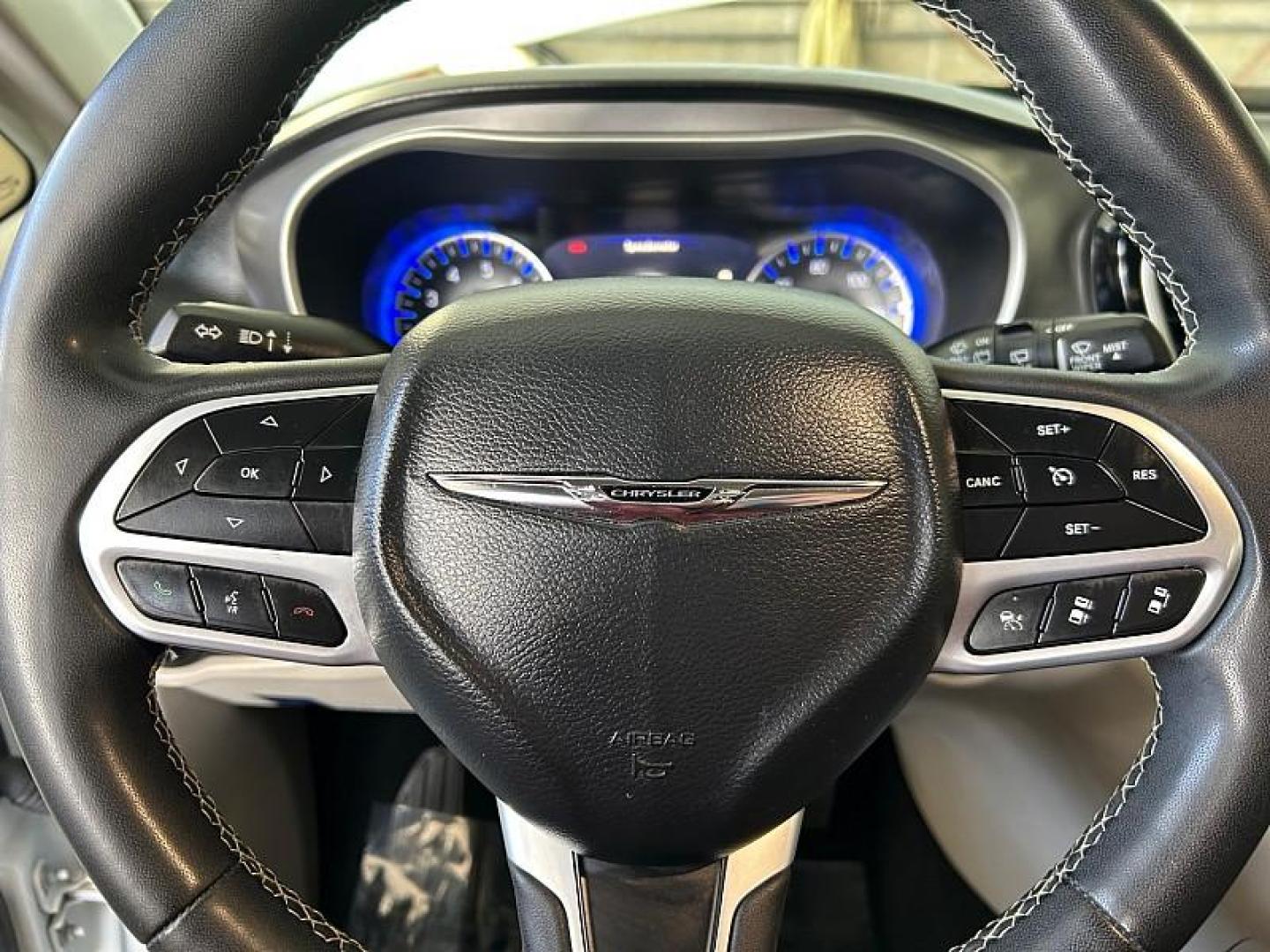 2022 WHITE Chrysler Pacifica (2C4RC1BG5NR) with an V6 3.6 Liter engine, Automatic 9-Spd transmission, located at 412 Auto Vista Drive, Palmdale, 93551, (661) 945-0620, 34.592636, -118.136681 - Photo#33