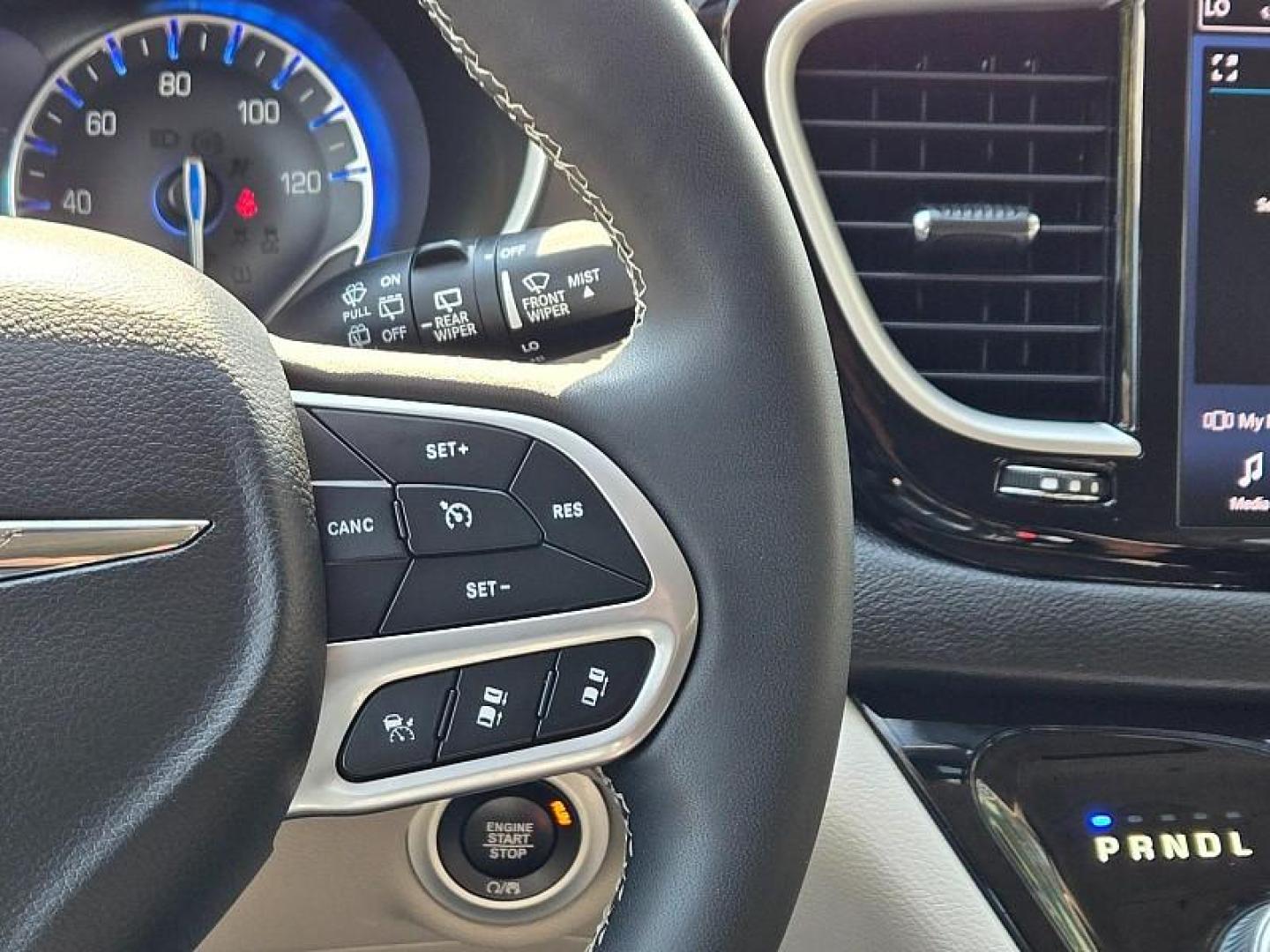 2022 GRAY Chrysler Pacifica (2C4RC1BG1NR) with an V6 3.6 Liter engine, Automatic 9-Spd transmission, located at 246 E Walker St., Orland, 95963, (530) 865-5800, 39.747589, -122.178398 - Photo#24