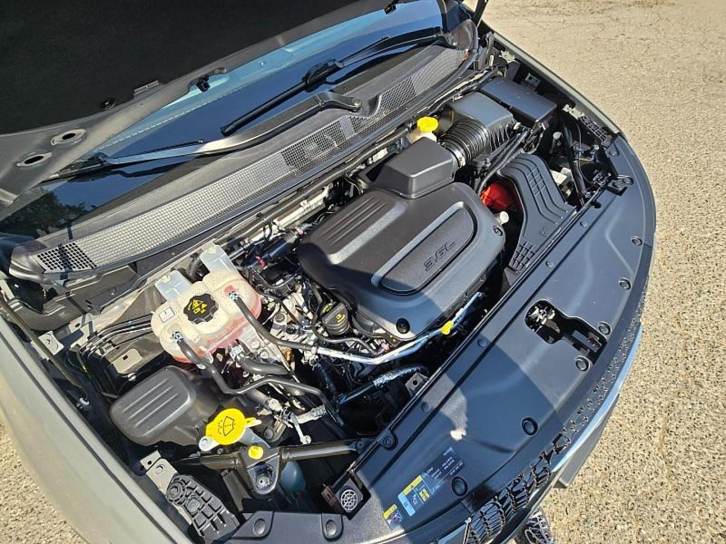 2022 GRAY Chrysler Pacifica (2C4RC1BG1NR) with an V6 3.6 Liter engine, Automatic 9-Spd transmission, located at 246 E Walker St., Orland, 95963, (530) 865-5800, 39.747589, -122.178398 - Photo#31