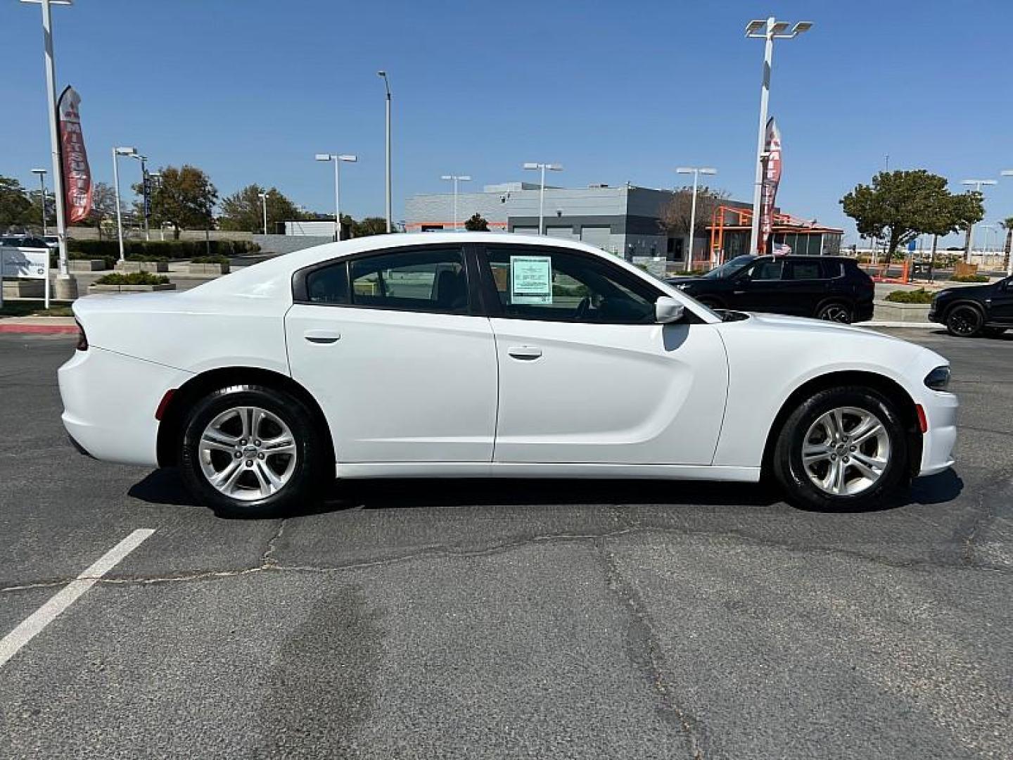 2022 WHITE Dodge Charger (2C3CDXBG9NH) with an V6 3.6 Liter engine, Automatic 8-Spd w/AutoStick transmission, located at 412 Auto Vista Drive, Palmdale, 93551, (661) 945-0620, 34.592636, -118.136681 - Photo#19