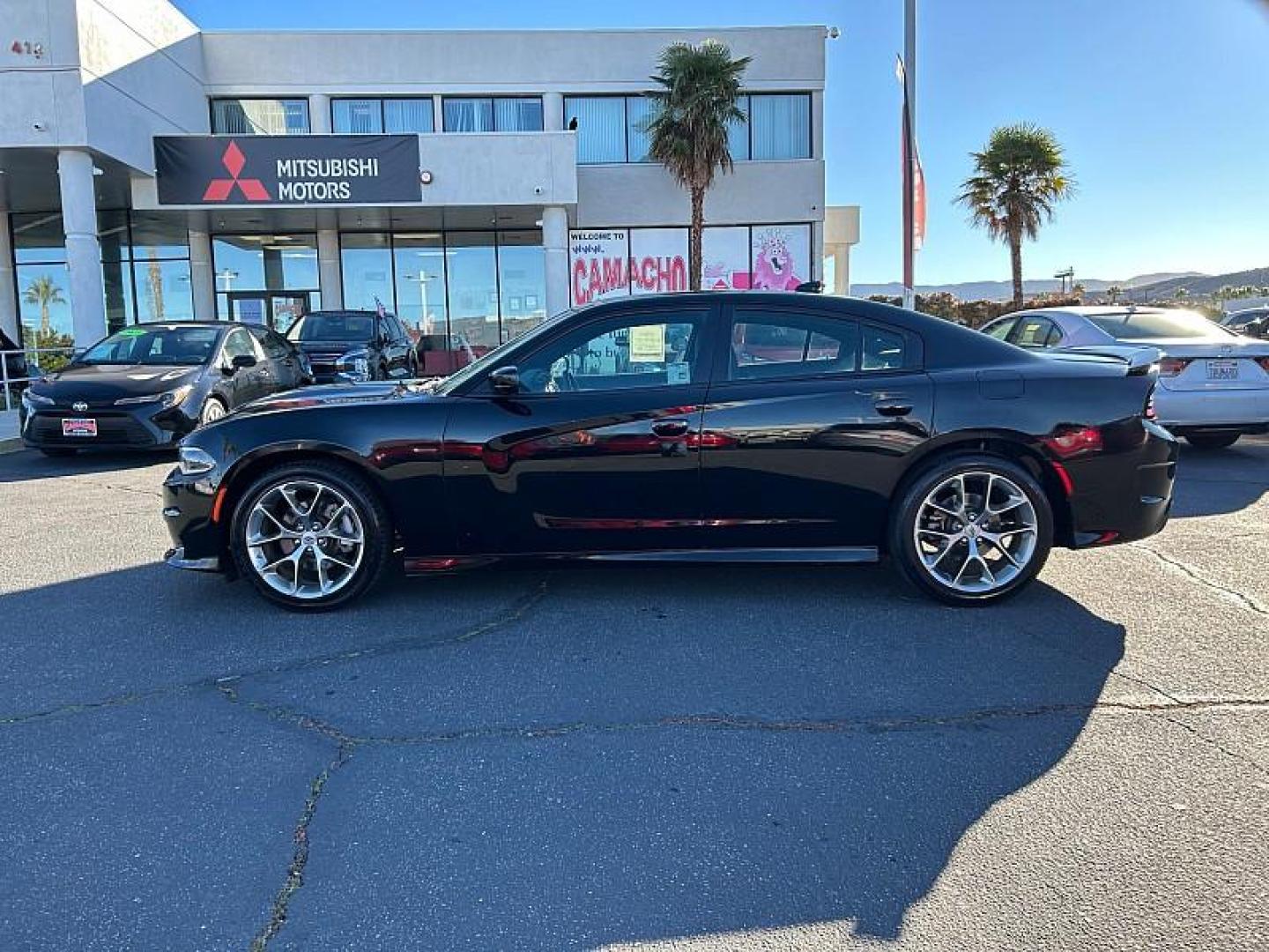 2022 BLACK Dodge Charger (2C3CDXHG8NH) with an V6 3.6 Liter engine, Automatic 8-Spd w/AutoStick transmission, located at 412 Auto Vista Drive, Palmdale, 93551, (661) 945-0620, 34.592636, -118.136681 - Photo#5
