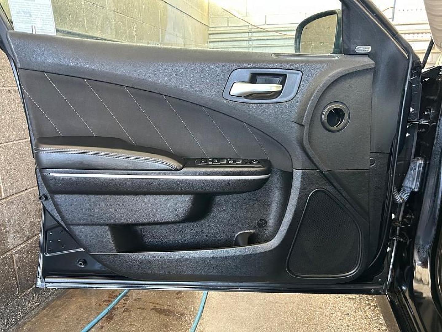 2022 BLACK Dodge Charger (2C3CDXHG8NH) with an V6 3.6 Liter engine, Automatic 8-Spd w/AutoStick transmission, located at 412 Auto Vista Drive, Palmdale, 93551, (661) 945-0620, 34.592636, -118.136681 - Photo#14