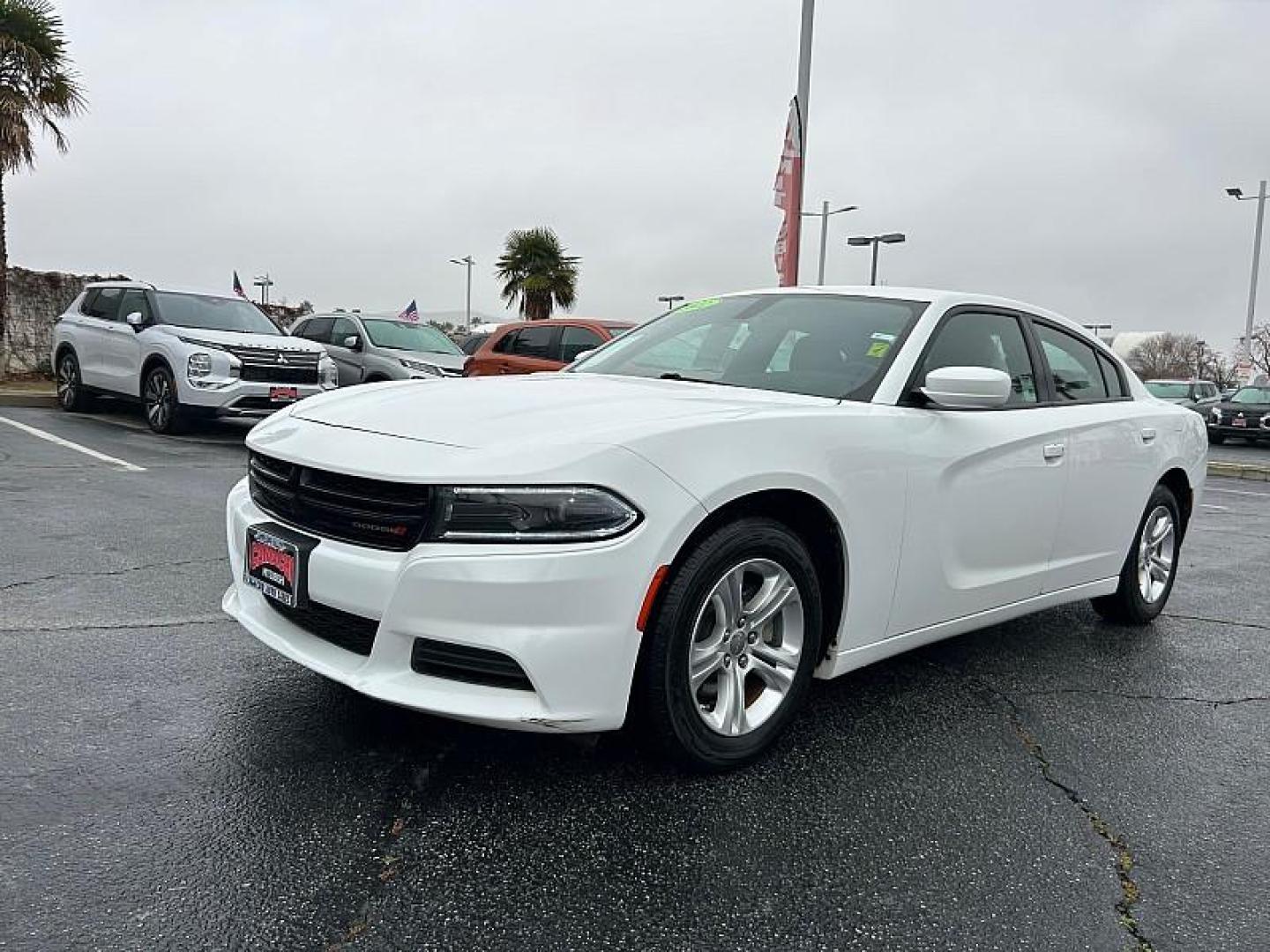 2022 WHITE Dodge Charger (2C3CDXBG5NH) with an V6 3.6 Liter engine, Automatic 8-Spd w/AutoStick transmission, located at 412 Auto Vista Drive, Palmdale, 93551, (661) 945-0620, 34.592636, -118.136681 - Photo#6