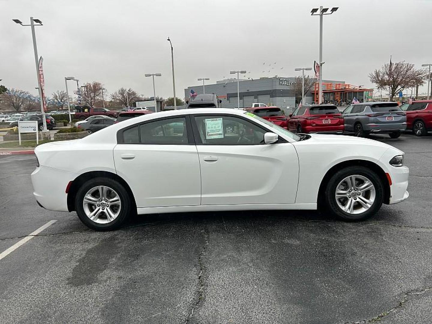 2022 WHITE Dodge Charger (2C3CDXBG5NH) with an V6 3.6 Liter engine, Automatic 8-Spd w/AutoStick transmission, located at 412 Auto Vista Drive, Palmdale, 93551, (661) 945-0620, 34.592636, -118.136681 - Photo#11