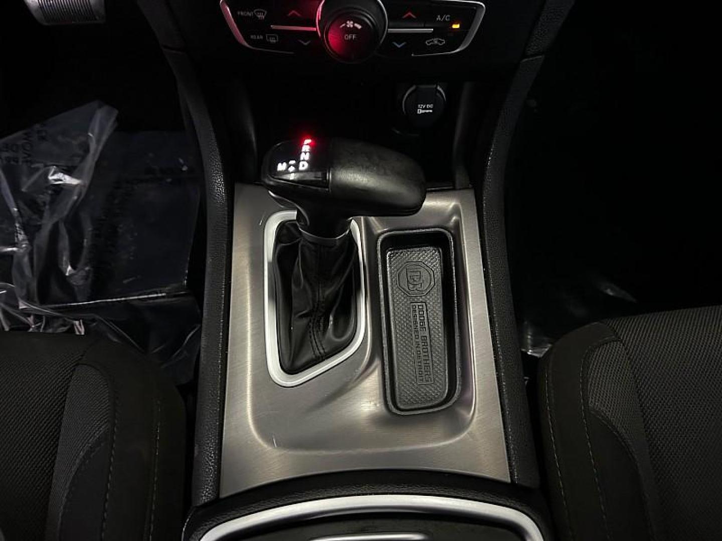 2022 WHITE Dodge Charger (2C3CDXBG5NH) with an V6 3.6 Liter engine, Automatic 8-Spd w/AutoStick transmission, located at 412 Auto Vista Drive, Palmdale, 93551, (661) 945-0620, 34.592636, -118.136681 - Photo#20