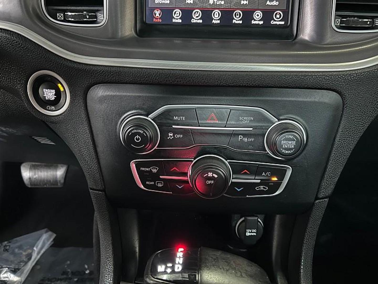 2022 WHITE Dodge Charger (2C3CDXBG5NH) with an V6 3.6 Liter engine, Automatic 8-Spd w/AutoStick transmission, located at 412 Auto Vista Drive, Palmdale, 93551, (661) 945-0620, 34.592636, -118.136681 - Photo#21