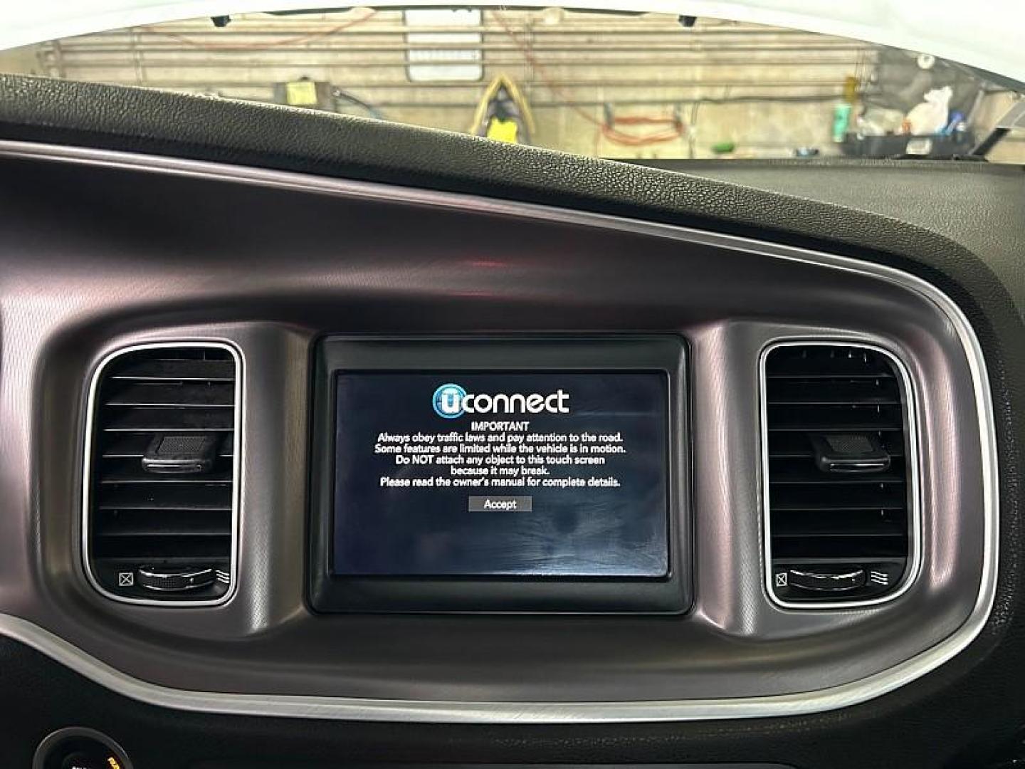 2022 WHITE Dodge Charger (2C3CDXBG5NH) with an V6 3.6 Liter engine, Automatic 8-Spd w/AutoStick transmission, located at 412 Auto Vista Drive, Palmdale, 93551, (661) 945-0620, 34.592636, -118.136681 - Photo#22