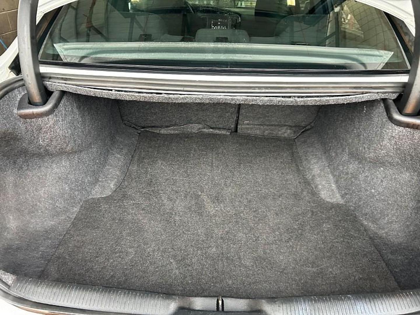 2022 WHITE Dodge Charger (2C3CDXBG5NH) with an V6 3.6 Liter engine, Automatic 8-Spd w/AutoStick transmission, located at 412 Auto Vista Drive, Palmdale, 93551, (661) 945-0620, 34.592636, -118.136681 - Photo#26