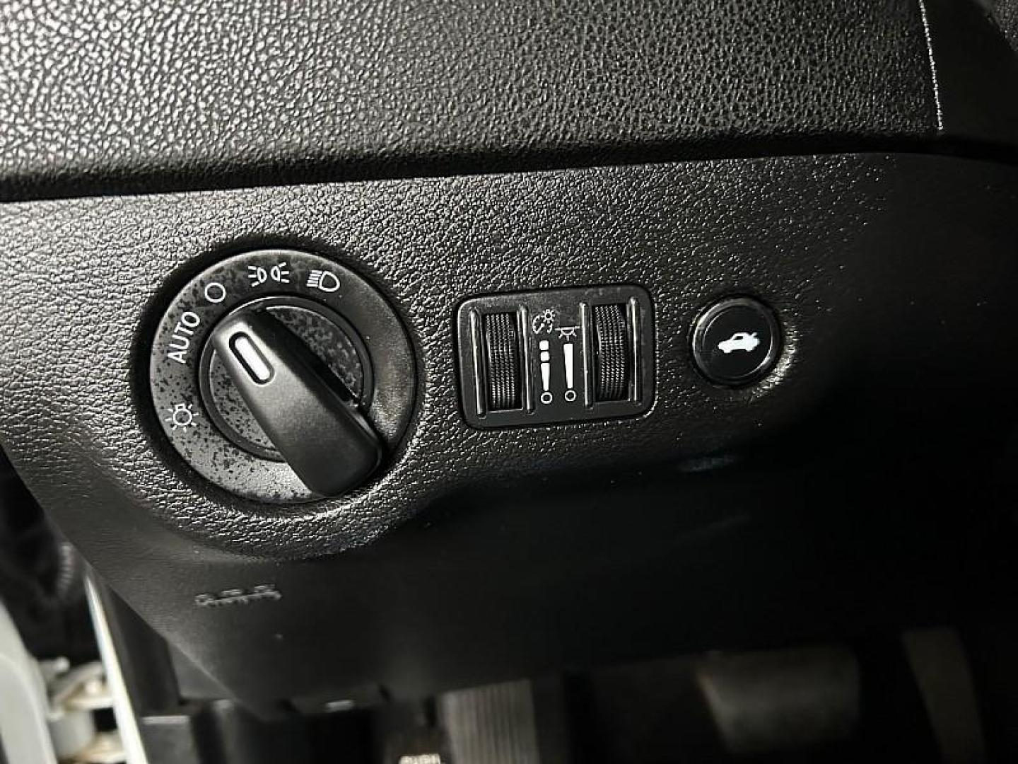 2022 WHITE Dodge Charger (2C3CDXBG5NH) with an V6 3.6 Liter engine, Automatic 8-Spd w/AutoStick transmission, located at 412 Auto Vista Drive, Palmdale, 93551, (661) 945-0620, 34.592636, -118.136681 - Photo#30