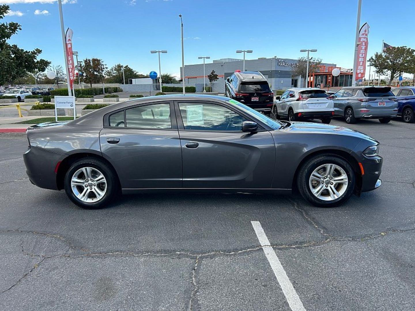 2022 GRAY Dodge Charger (2C3CDXBG4NH) with an V6 3.6 Liter engine, Automatic 8-Spd w/AutoStick transmission, located at 412 Auto Vista Drive, Palmdale, 93551, (661) 945-0620, 34.592636, -118.136681- Photo#3
