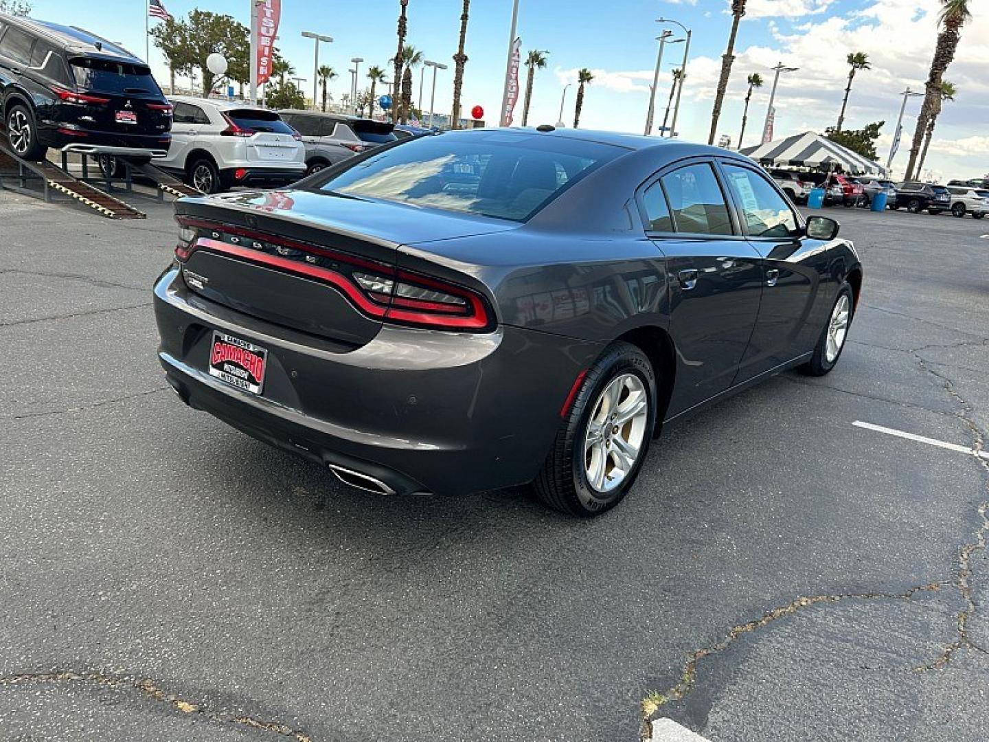 2022 GRAY Dodge Charger (2C3CDXBG4NH) with an V6 3.6 Liter engine, Automatic 8-Spd w/AutoStick transmission, located at 412 Auto Vista Drive, Palmdale, 93551, (661) 945-0620, 34.592636, -118.136681- Photo#4