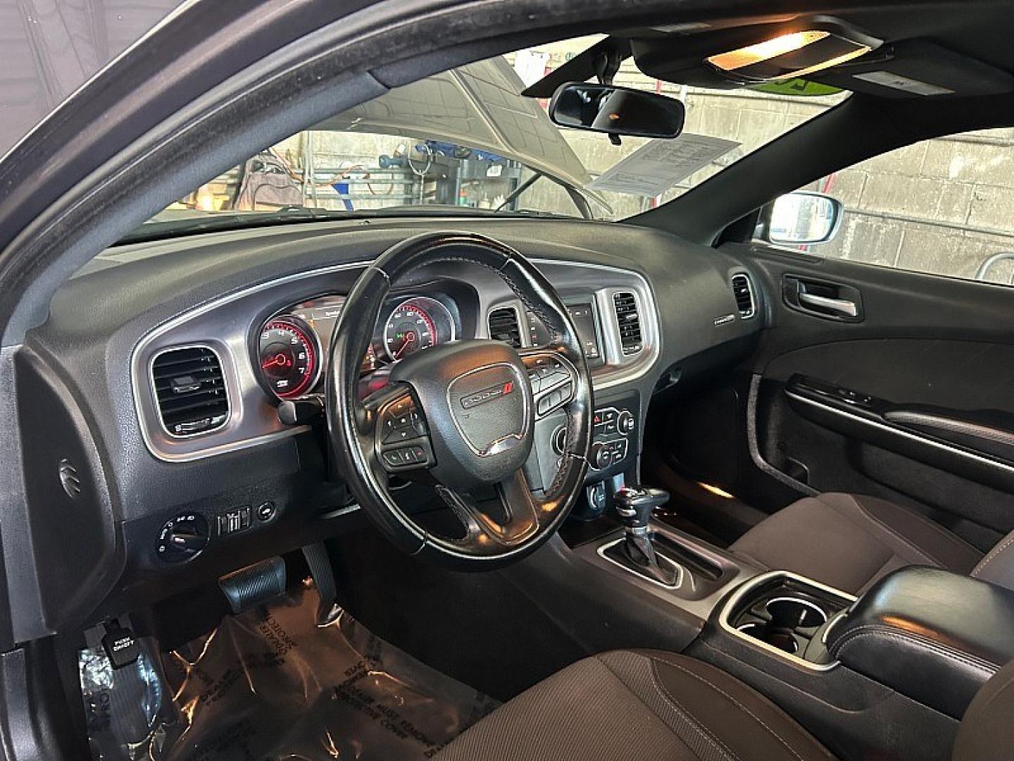 2022 GRAY Dodge Charger (2C3CDXBG4NH) with an V6 3.6 Liter engine, Automatic 8-Spd w/AutoStick transmission, located at 412 Auto Vista Drive, Palmdale, 93551, (661) 945-0620, 34.592636, -118.136681- Photo#9